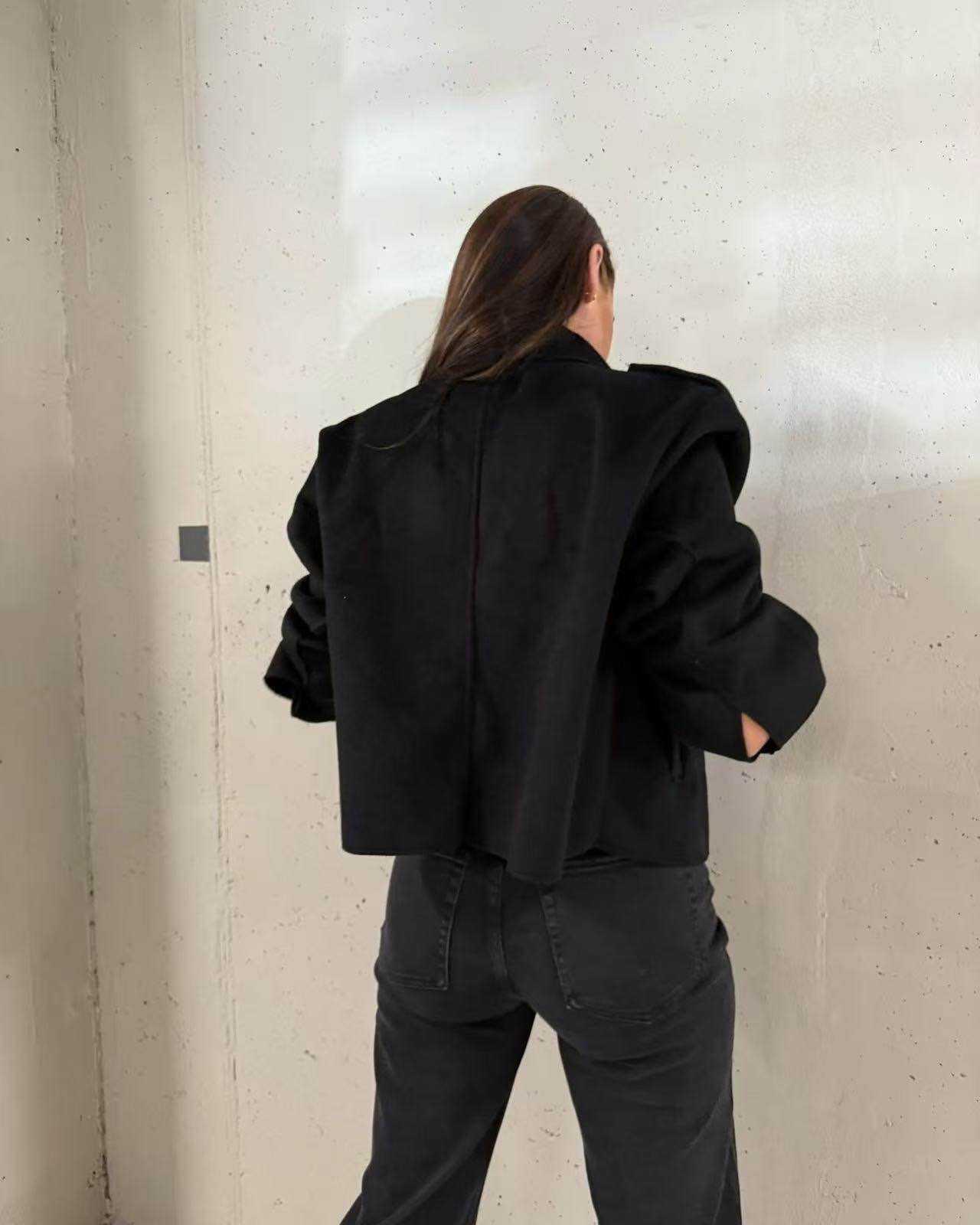 Ala Mode Fashion-DOB;Accessoires;Leather Wear; Young Fashion - Neuss | Kategorie: Jacke | Angebot: Sofortprogramme, Orderware | Adresse: Ala Mode Fashion - Breslauerstr. 8 Raum 113 - 41460 neuss - Tel: 021312091616 - ala-mode@web.de
