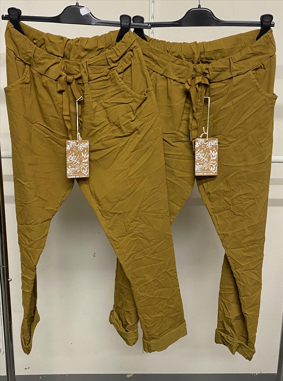 Hier geht's zum Shop von: Ala Mode Fashion-DOB;Accessoires;Leather Wear; Young Fashion - Neuss | Artikel-Nr. ART304 | SALE! | Mindestbestellmenge 2 Stück | Kategorie: Sale! | Adresse: Ala Mode Fashion - Breslauerstr. 8 Raum 113 - 41460 neuss - Tel: 021312091616 - ala-mode@web.de | Angebot: Sofortprogramme, Orderware