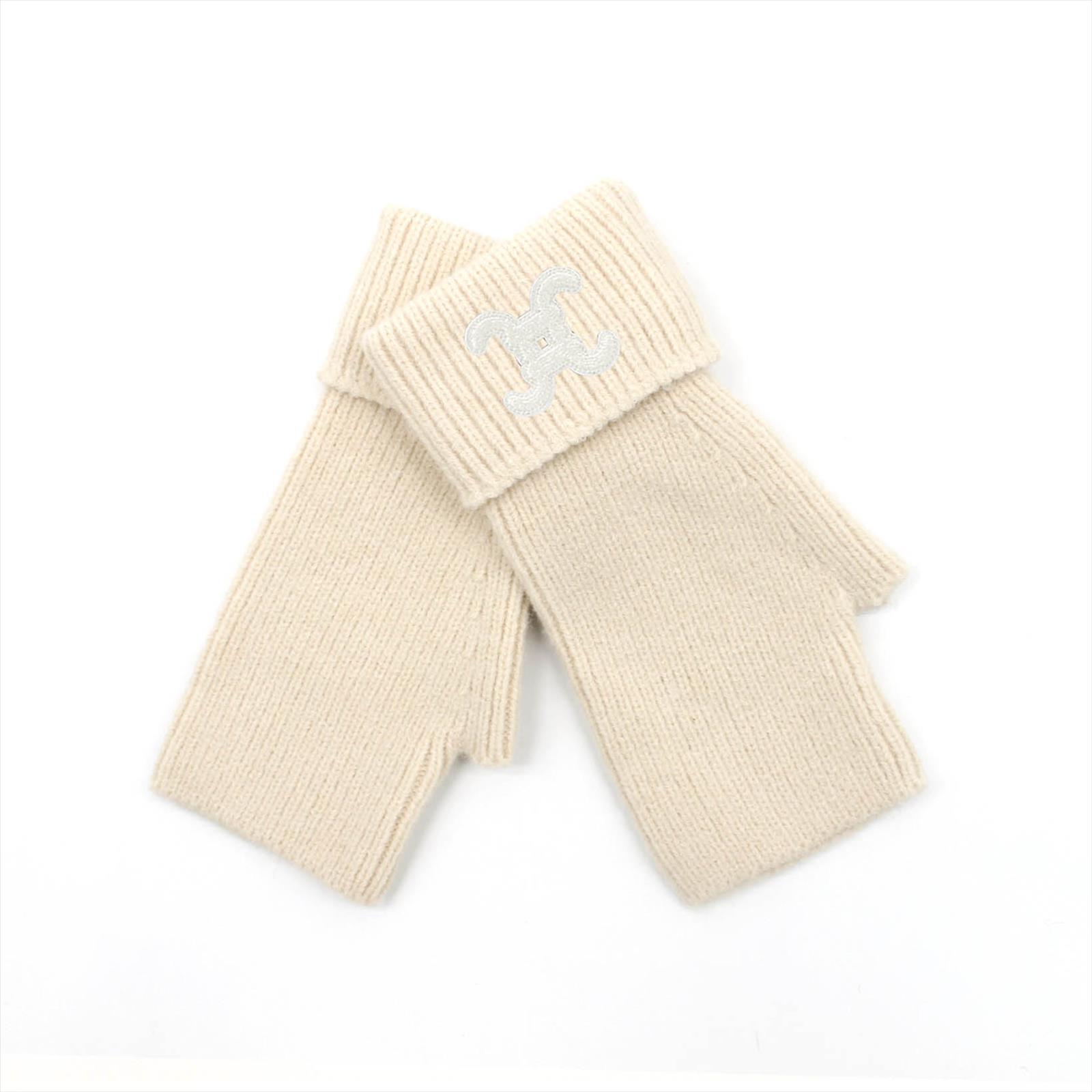 E-Vitale Shoes - BIONDINI Großhandel Wholesale - hochwertige italienische Schuhe direkt ab Fabrik | Kategorie: Accessoires / Hüte/Handschuhe/Schals | Angebot: Damenbekleidung, Damen Accessoires, Herren Accessoires, Schuhe, Young Fashion, Leather Wear, Sofortprogramme, Orderware | Adresse: E-VITALE SHOES - Raum 114 - Breslauer Str. 8 - 41460 Neuss - Tel: 02131/3868532 - service@evitale-shoes.eu