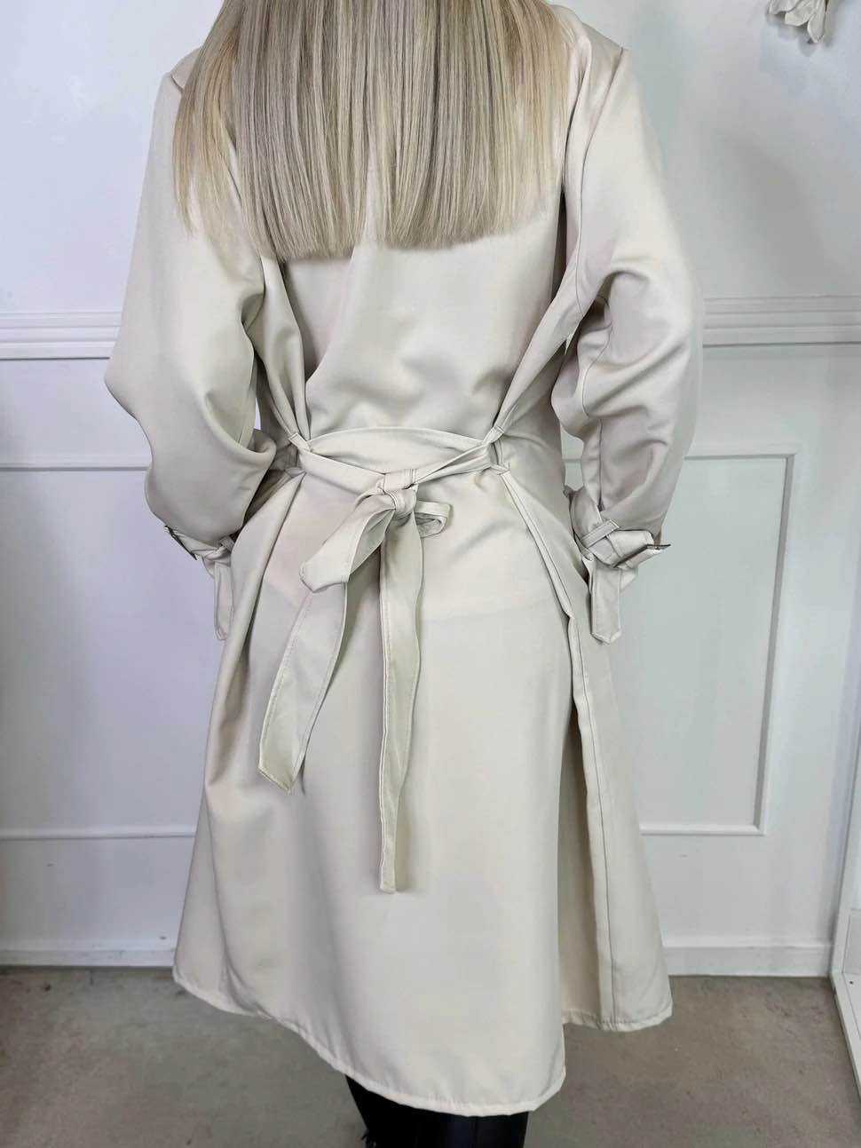Ala Mode Fashion-DOB;Accessoires;Leather Wear; Young Fashion - Neuss | Kategorie: Mantel | Angebot: Sofortprogramme, Orderware | Adresse: Ala Mode Fashion - Breslauerstr. 8 Raum 113 - 41460 neuss - Tel: 021312091616 - ala-mode@web.de