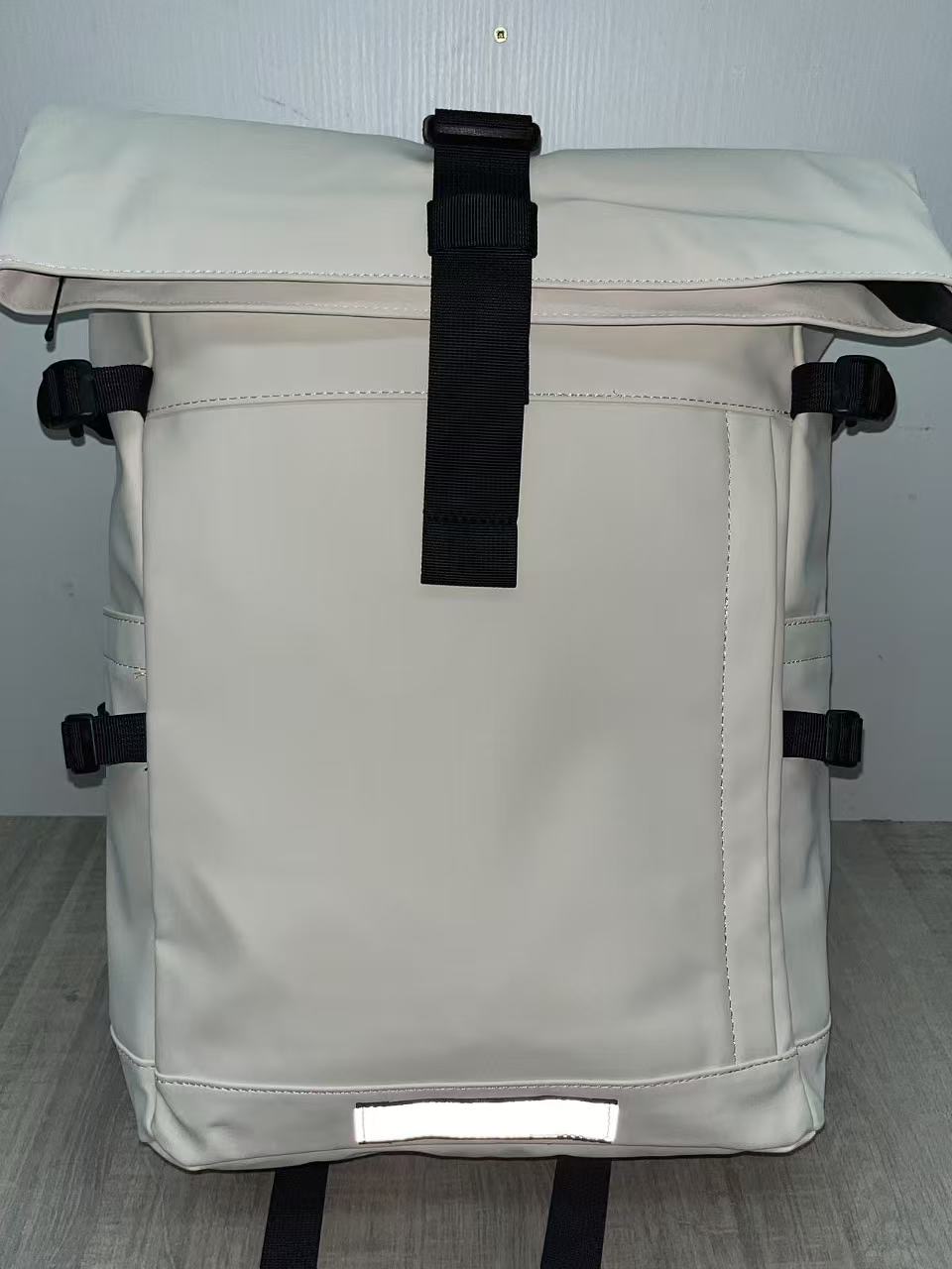 likebag by Longda Moda GmbH - Accessoires; Beachwear; Young Fashion; Leatherwear; Landhausmode - Neuss | Angebot: Sofortprogramme, Orderware | Adresse: LD Fashion GmbH - Anton-Kux-Straße 2 - 41460 Neuss - Tel: 021314082852 - likebag@gmx.de