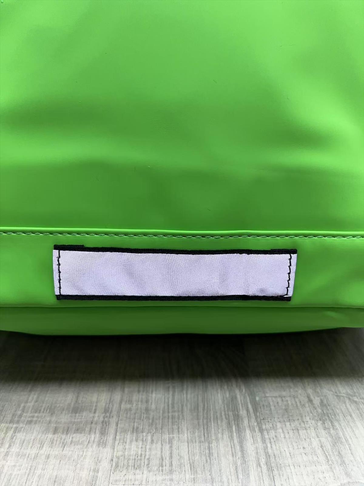 likebag by Longda Moda GmbH - Accessoires; Beachwear; Young Fashion; Leatherwear; Landhausmode - Neuss | Angebot: Sofortprogramme, Orderware | Adresse: LD Fashion GmbH - Anton-Kux-Straße 2 - 41460 Neuss - Tel: 021314082852 - likebag@gmx.de