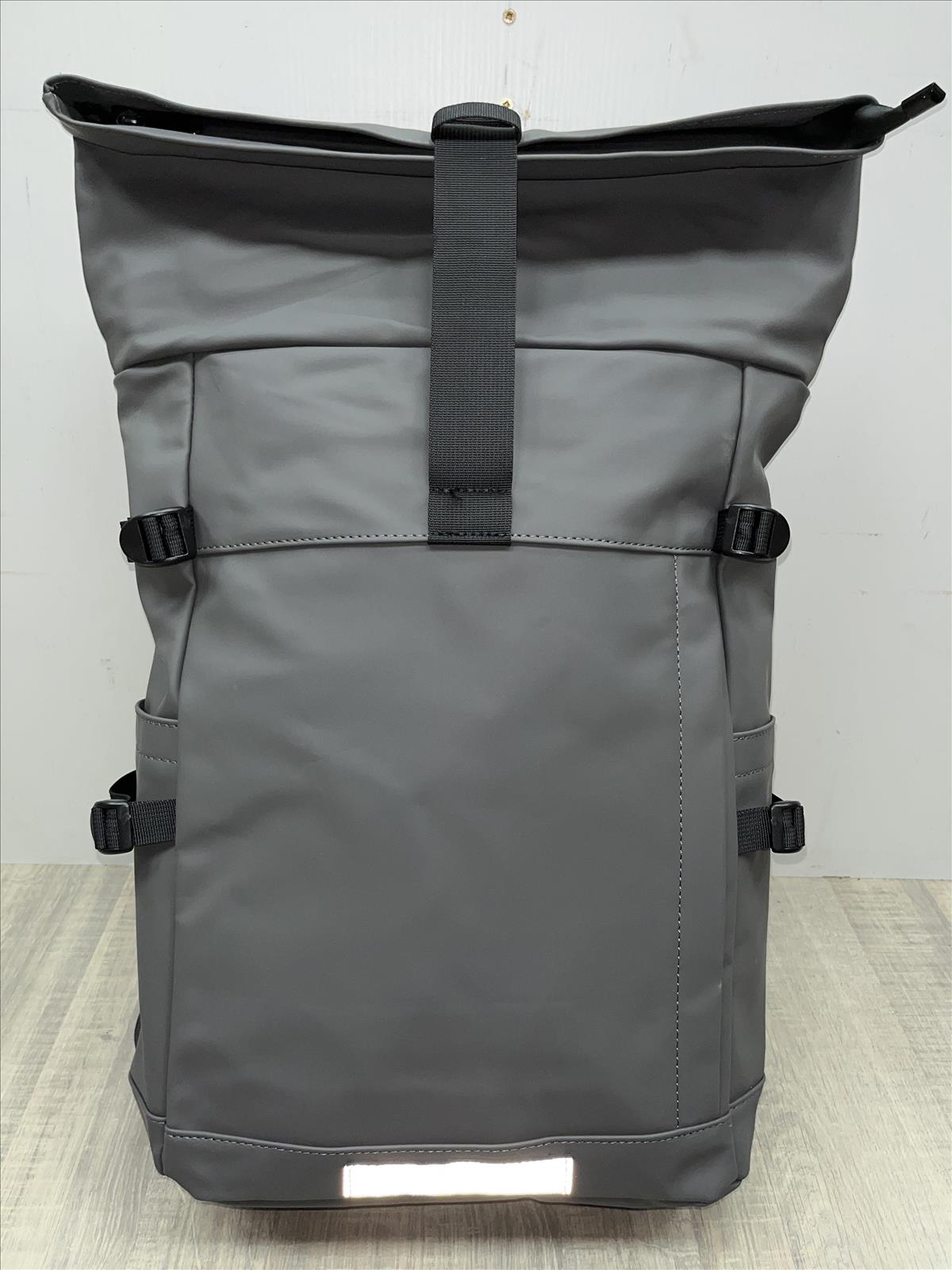 likebag by Longda Moda GmbH - Accessoires; Beachwear; Young Fashion; Leatherwear; Landhausmode - Neuss | Angebot: Sofortprogramme, Orderware | Adresse: LD Fashion GmbH - Anton-Kux-Straße 2 - 41460 Neuss - Tel: 021314082852 - likebag@gmx.de