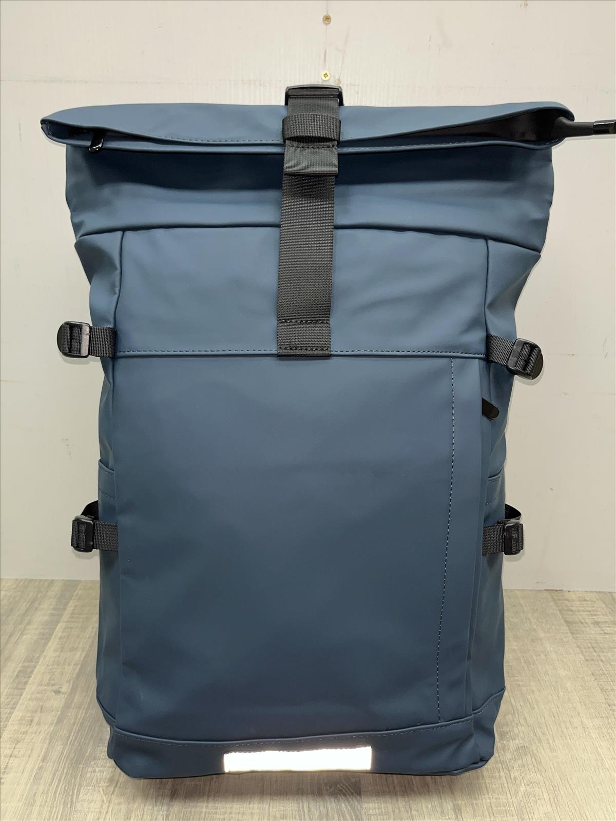 likebag by Longda Moda GmbH - Accessoires; Beachwear; Young Fashion; Leatherwear; Landhausmode - Neuss | Angebot: Sofortprogramme, Orderware | Adresse: LD Fashion GmbH - Anton-Kux-Straße 2 - 41460 Neuss - Tel: 021314082852 - likebag@gmx.de