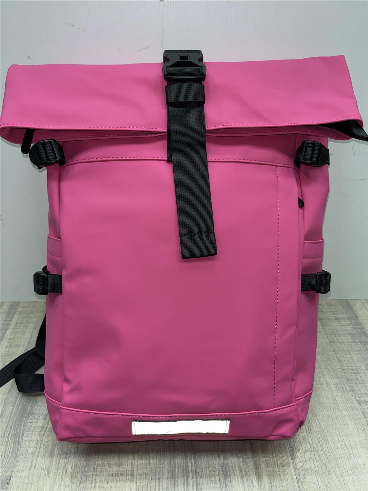 likebag by Longda Moda GmbH - Accessoires; Beachwear; Young Fashion; Leatherwear; Landhausmode - Neuss | Angebot: Sofortprogramme, Orderware | Adresse: LD Fashion GmbH - Anton-Kux-Straße 2 - 41460 Neuss - Tel: 021314082852 - likebag@gmx.de