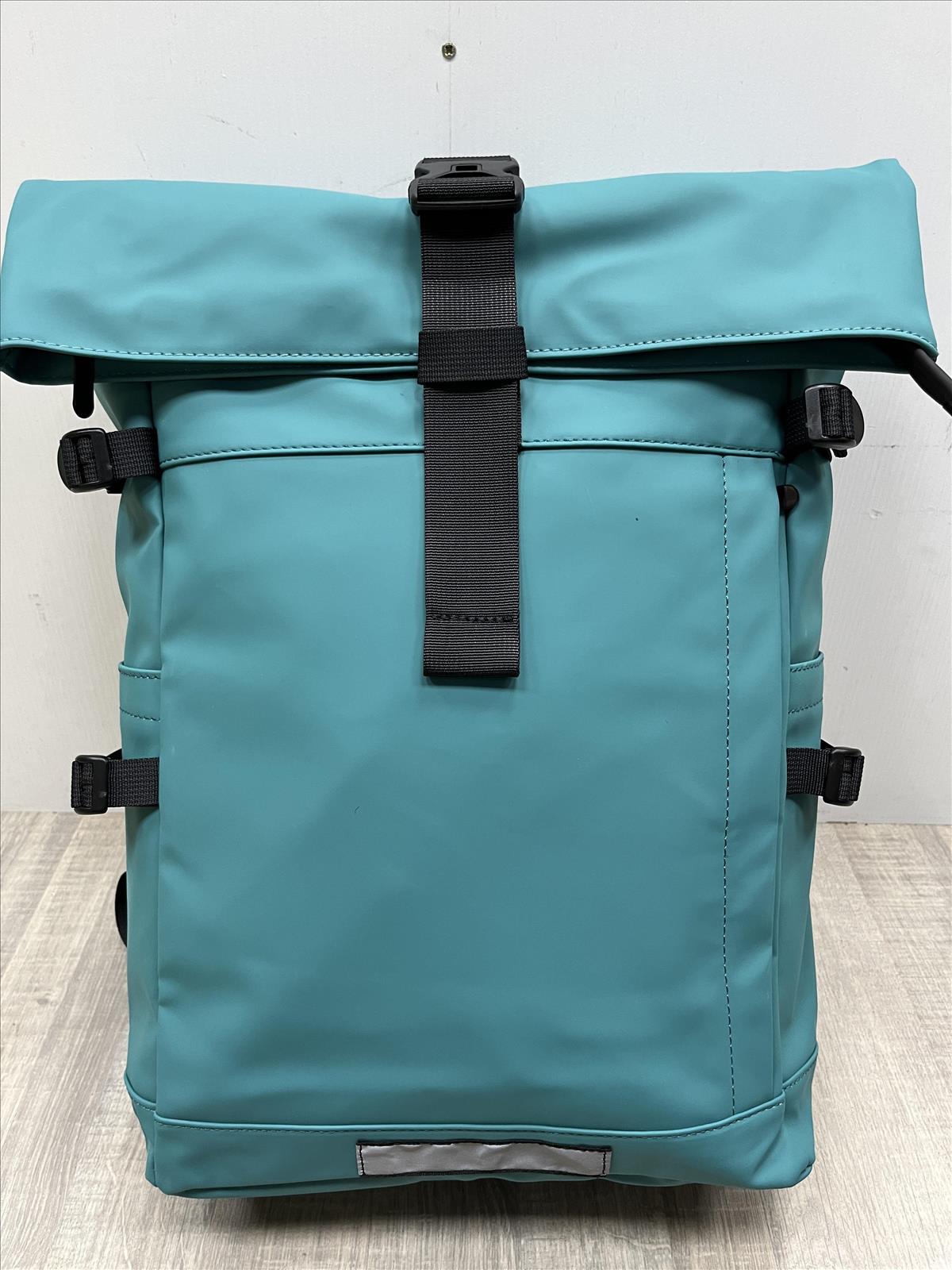 likebag by Longda Moda GmbH - Accessoires; Beachwear; Young Fashion; Leatherwear; Landhausmode - Neuss | Angebot: Sofortprogramme, Orderware | Adresse: LD Fashion GmbH - Anton-Kux-Straße 2 - 41460 Neuss - Tel: 021314082852 - likebag@gmx.de