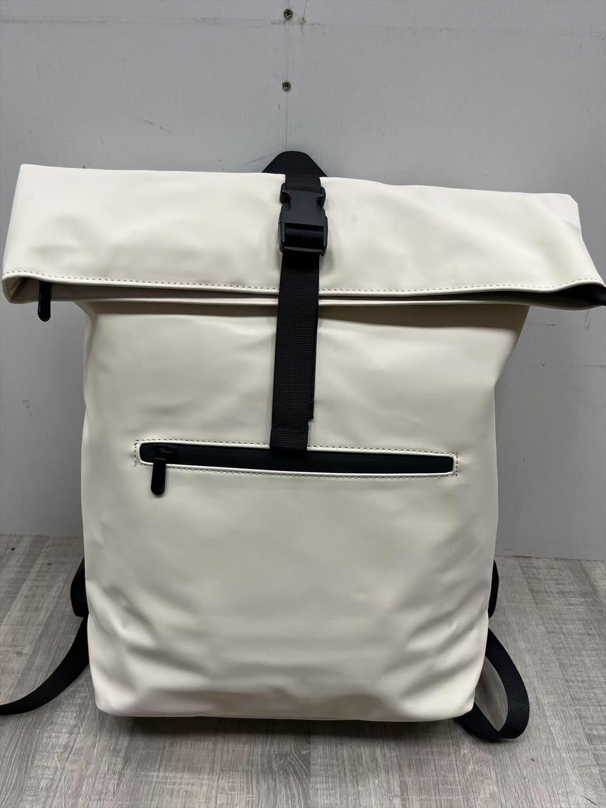 likebag by Longda Moda GmbH - Accessoires; Beachwear; Young Fashion; Leatherwear; Landhausmode - Neuss | Angebot: Sofortprogramme, Orderware | Adresse: LD Fashion GmbH - Anton-Kux-Straße 2 - 41460 Neuss - Tel: 021314082852 - likebag@gmx.de