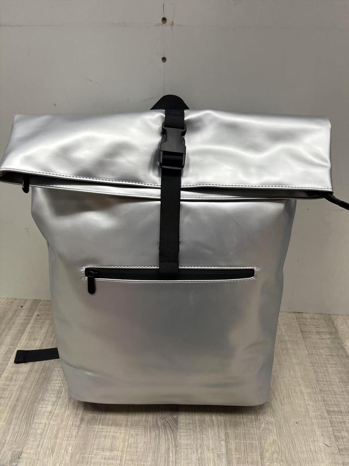 likebag by Longda Moda GmbH - Accessoires; Beachwear; Young Fashion; Leatherwear; Landhausmode - Neuss | Angebot: Sofortprogramme, Orderware | Adresse: LD Fashion GmbH - Anton-Kux-Straße 2 - 41460 Neuss - Tel: 021314082852 - likebag@gmx.de