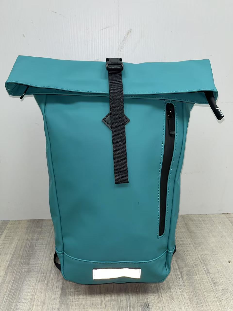 likebag by Longda Moda GmbH - Accessoires; Beachwear; Young Fashion; Leatherwear; Landhausmode - Neuss | Angebot: Sofortprogramme, Orderware | Adresse: LD Fashion GmbH - Anton-Kux-Straße 2 - 41460 Neuss - Tel: 021314082852 - likebag@gmx.de