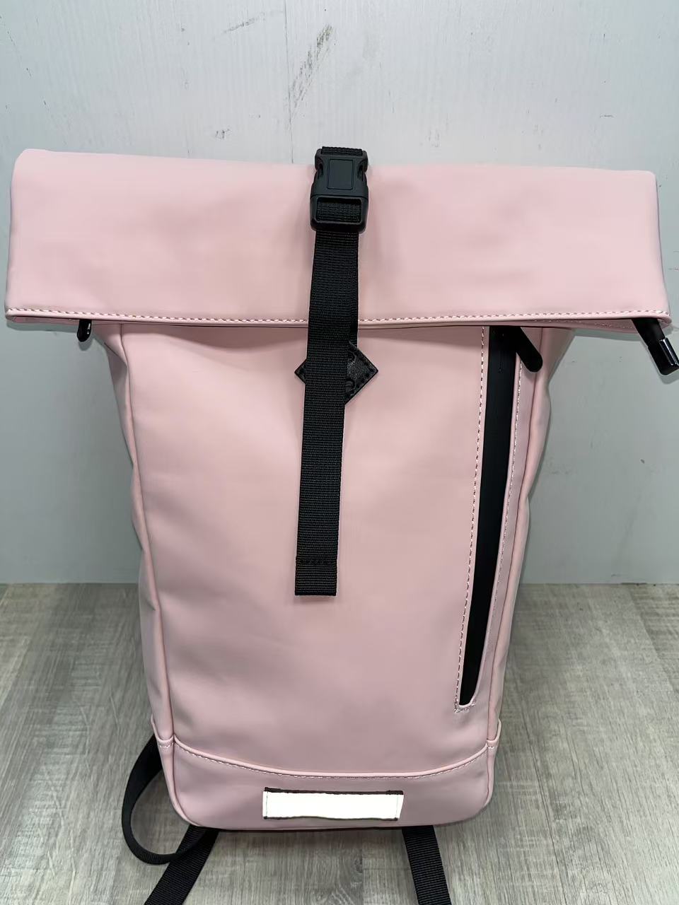 likebag by Longda Moda GmbH - Accessoires; Beachwear; Young Fashion; Leatherwear; Landhausmode - Neuss | Angebot: Sofortprogramme, Orderware | Adresse: LD Fashion GmbH - Anton-Kux-Straße 2 - 41460 Neuss - Tel: 021314082852 - likebag@gmx.de