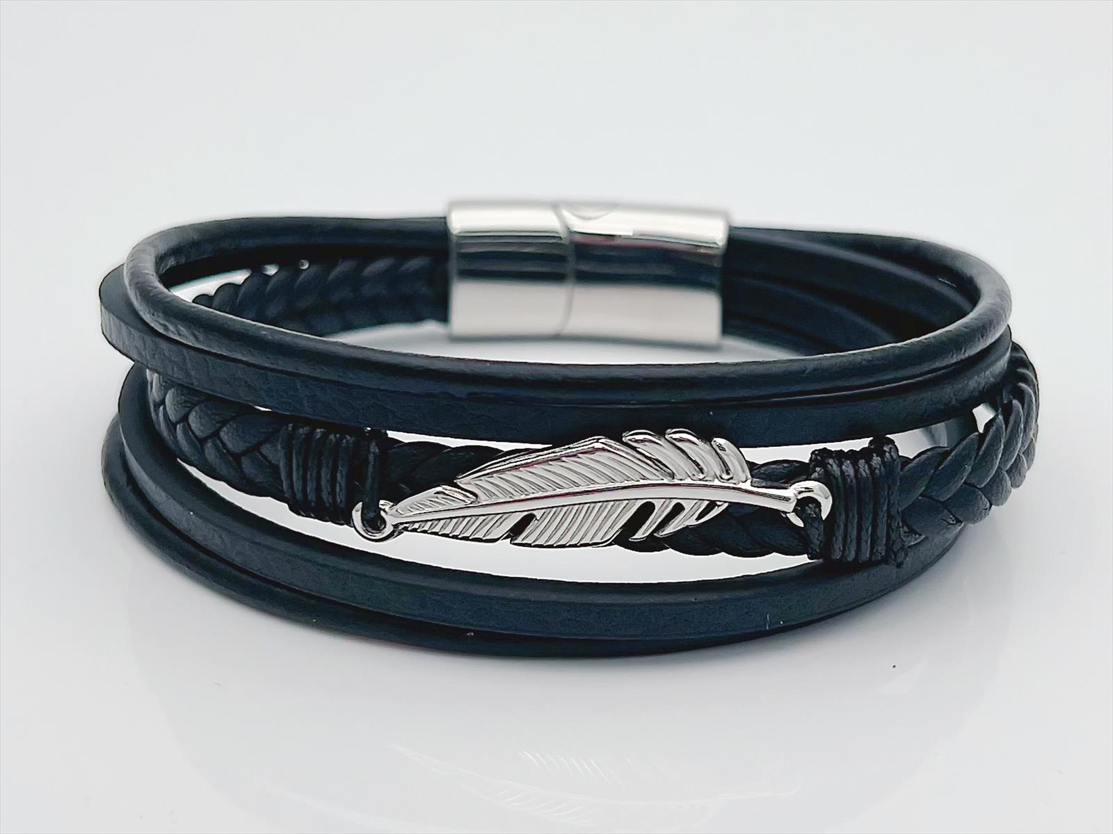 Hier geht's zum Shop von: Chic Mode - Edelstahl Modeschmuck Accessoires & More | Artikel-Nr. 3599 | Armbänder mit Magnetverschluss | Länge Ca. 21cm316L Stainless Steel | Kategorie: Edelstahlschmuck / Armbänder mit Leder | Adresse: Chic Mode - Otto-Hahn-Str.24 (Raum 06) - 63303 Dreieich - Tel: 061032004488 - chicmode24@hotmail.com | Angebot: Damen Accessoires, Herren Accessoires, Sofortprogramme, Orderware