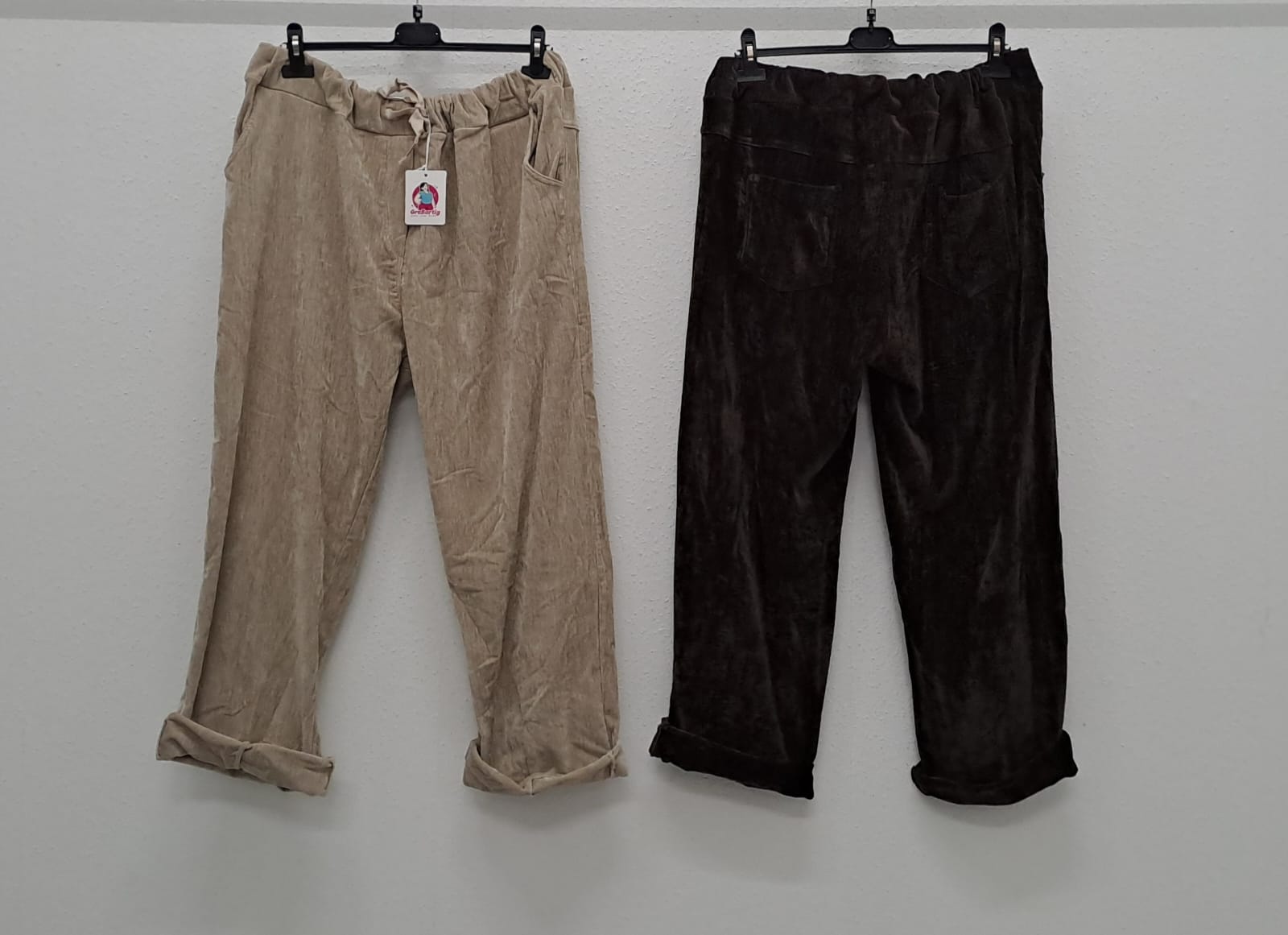 Catchme UG - DOB - Dreieich | Hosen Einheitsgröße | Artikel-Nr. GR-26221 | GR-26221 | gedehnt 78 | Kategorie: Bekleidung (Ab grose 44) / Hosen | Angebot: Sofortprogramme, Orderware | Adresse: Catchme UG - Otto-Hahn Str. 24 - 63303 Dreieich - Tel: +49 (0)6103 – 39891 10 - grossartig9@gmail.com