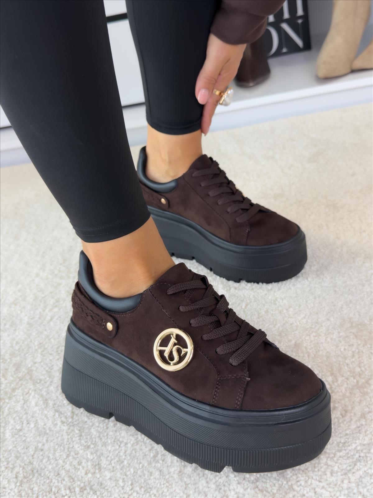Hier geht's zum Shop von: efashion s.r.o. - DOB;Accesoires;Schuhe;Young Fashion - Medvedov | Kategorie: Women´s Shoes / Sneakers | Adresse: efashion s.r.o. - Medvedov 248 - 93007 Medvedov - Tel: 00421915306623 - egrikolocsicsjudit@gmail.com | Angebot: Sofortprogramme, Orderware