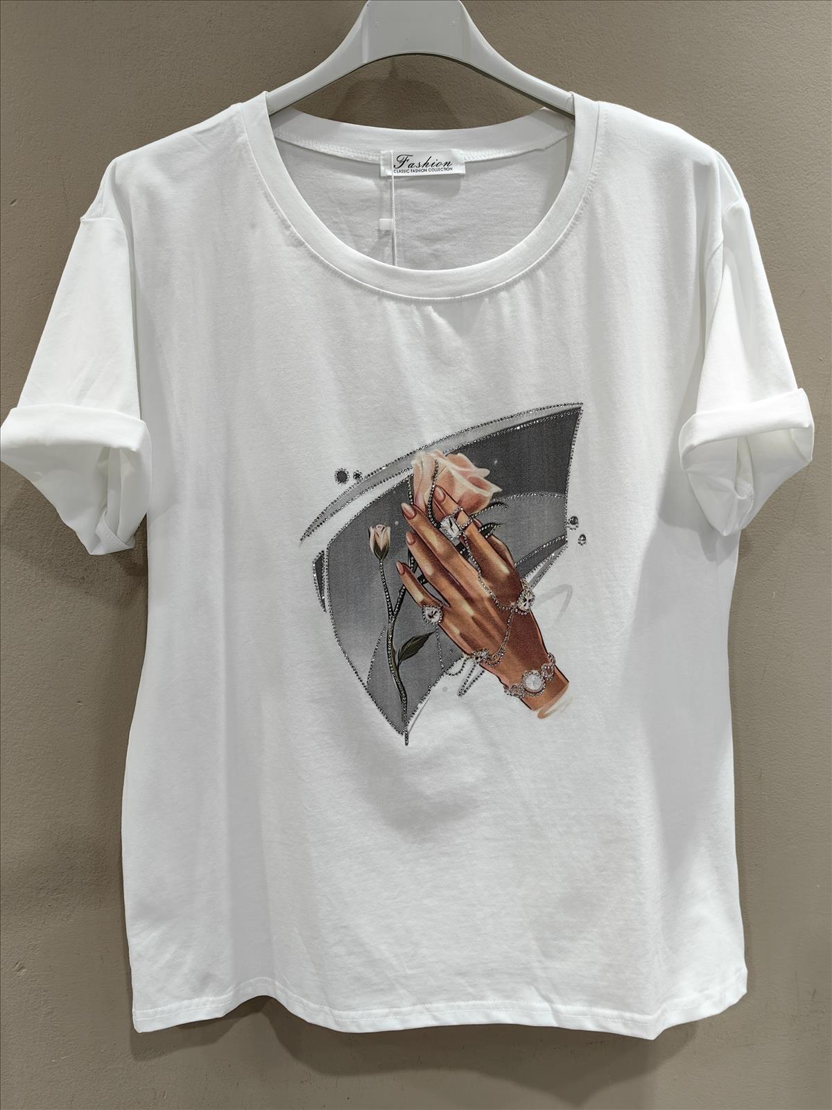 Miss Furs GmbH - MISS FURS Damenmode - Accessoires, Sportswear, Jeans, Tops, Bags | Artikel-Nr. 1762 | T-Shirt | Kategorie: Bekleidung / T-Shirt | Angebot: Damenbekleidung, Damen Accessoires, Young Fashion, Sofortprogramme, Orderware | Adresse: Miss Furs GmbH - Breslauer Str. 8 - 41460 Neuss - Tel: 02131-3165333 - info@missfurs.de