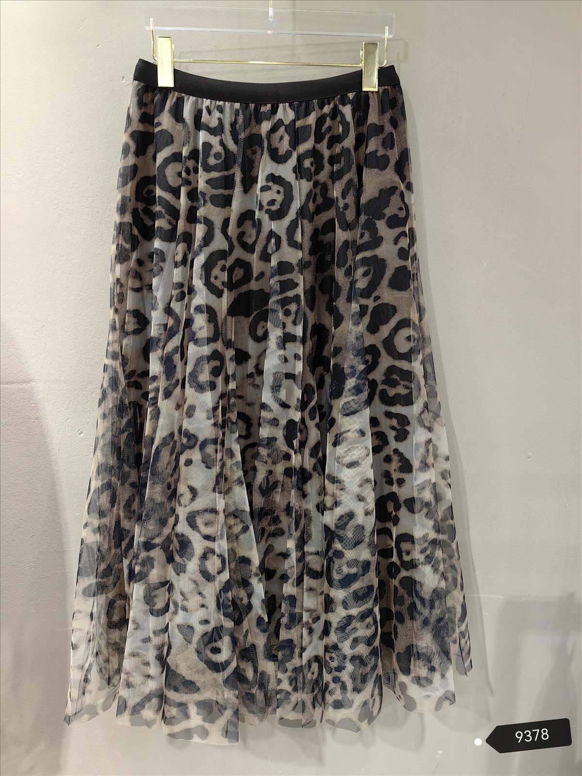 Miss Furs GmbH - MISS FURS Damenmode - Accessoires, Sportswear, Jeans, Tops, Bags | Artikel-Nr. 9378 | Tüll Rock | Kategorie: Bekleidung / Röcke | Angebot: Damenbekleidung, Damen Accessoires, Young Fashion, Sofortprogramme, Orderware | Adresse: Miss Furs GmbH - Breslauer Str. 8 - 41460 Neuss - Tel: 02131-3165333 - info@missfurs.de