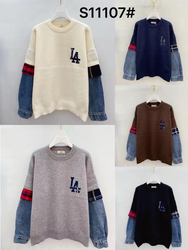 Miss Furs GmbH - MISS FURS Damenmode - Accessoires, Sportswear, Jeans, Tops, Bags | Artikel-Nr. s11107 | Pullover | Kategorie: Bekleidung / Pullover | Angebot: Damenbekleidung, Damen Accessoires, Young Fashion, Sofortprogramme, Orderware | Adresse: Miss Furs GmbH - Breslauer Str. 8 - 41460 Neuss - Tel: 02131-3165333 - info@missfurs.de