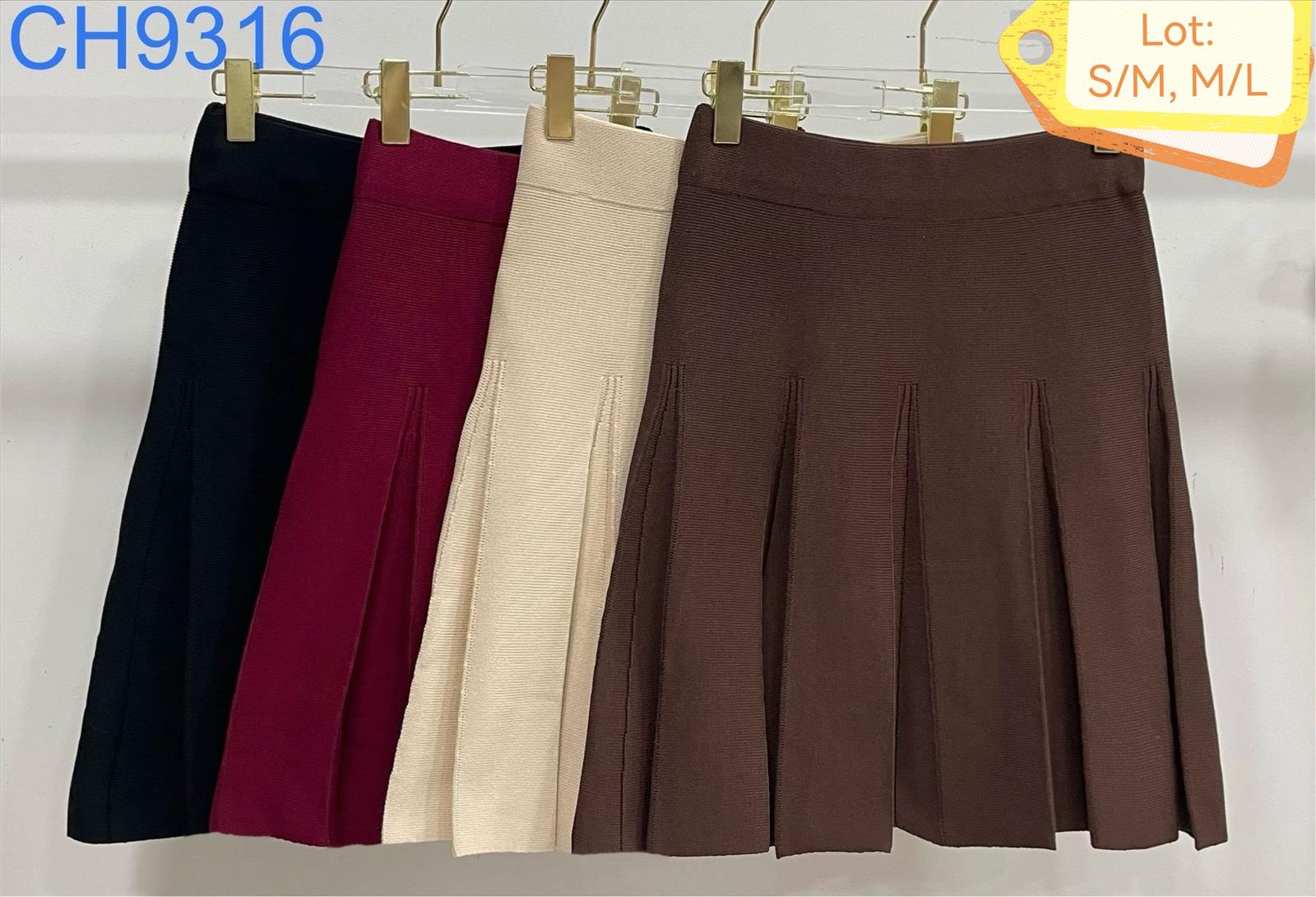 Miss Furs GmbH - MISS FURS Damenmode - Accessoires, Sportswear, Jeans, Tops, Bags | Artikel-Nr. 9316 | Strickrock | Kategorie: Bekleidung / Röcke | Angebot: Damenbekleidung, Damen Accessoires, Young Fashion, Sofortprogramme, Orderware | Adresse: Miss Furs GmbH - Breslauer Str. 8 - 41460 Neuss - Tel: 02131-3165333 - info@missfurs.de
