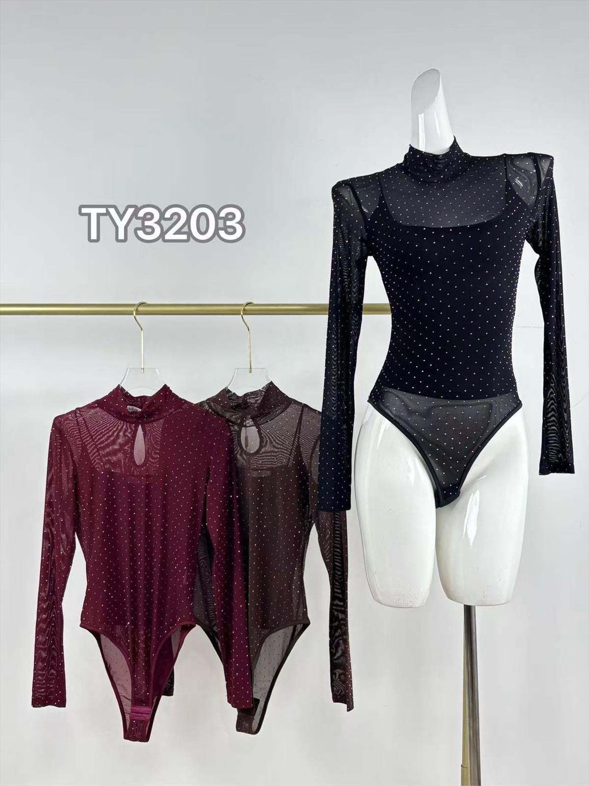 Miss Furs GmbH - MISS FURS Damenmode - Accessoires, Sportswear, Jeans, Tops, Bags | Artikel-Nr. 3203 | Body | Kategorie: Bekleidung / Top | Angebot: Damenbekleidung, Damen Accessoires, Young Fashion, Sofortprogramme, Orderware | Adresse: Miss Furs GmbH - Breslauer Str. 8 - 41460 Neuss - Tel: 02131-3165333 - info@missfurs.de