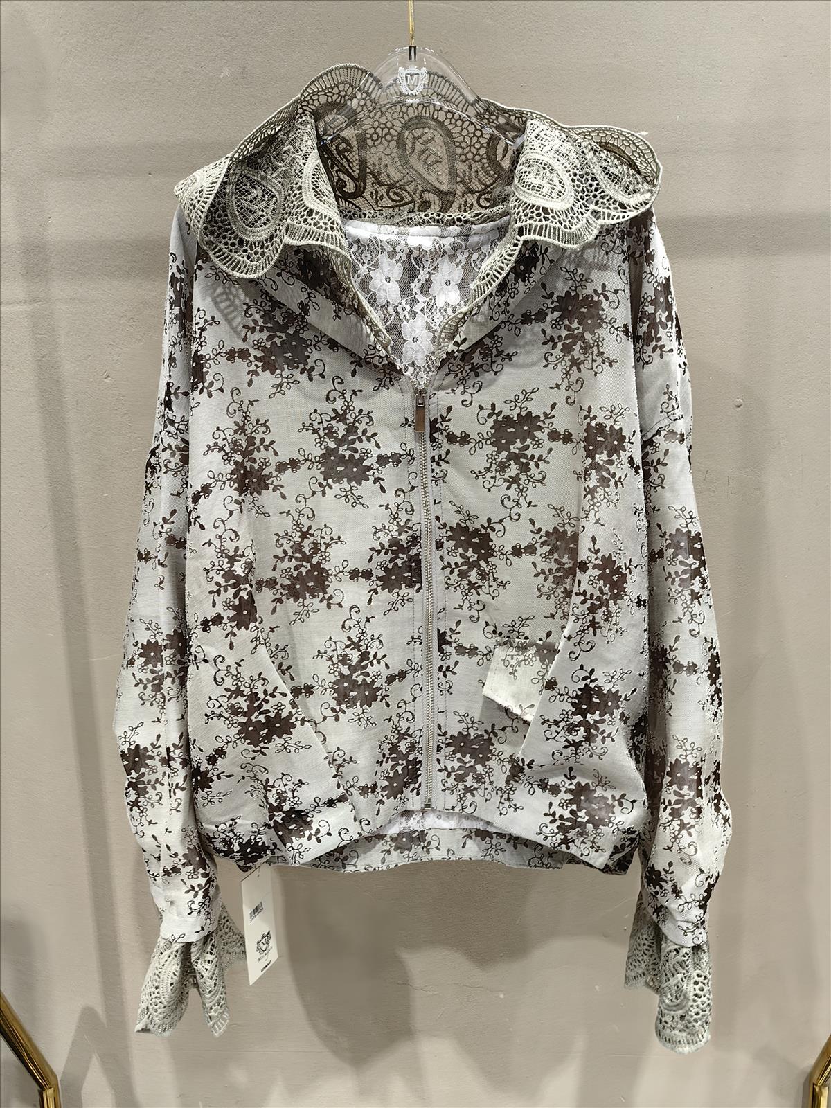 Miss Furs GmbH - MISS FURS Damenmode - Accessoires, Sportswear, Jeans, Tops, Bags | Kategorie: Bekleidung / Outerwear / Jacke | Angebot: Damenbekleidung, Damen Accessoires, Young Fashion, Sofortprogramme, Orderware | Adresse: Miss Furs GmbH - Breslauer Str. 8 - 41460 Neuss - Tel: 02131-3165333 - info@missfurs.de