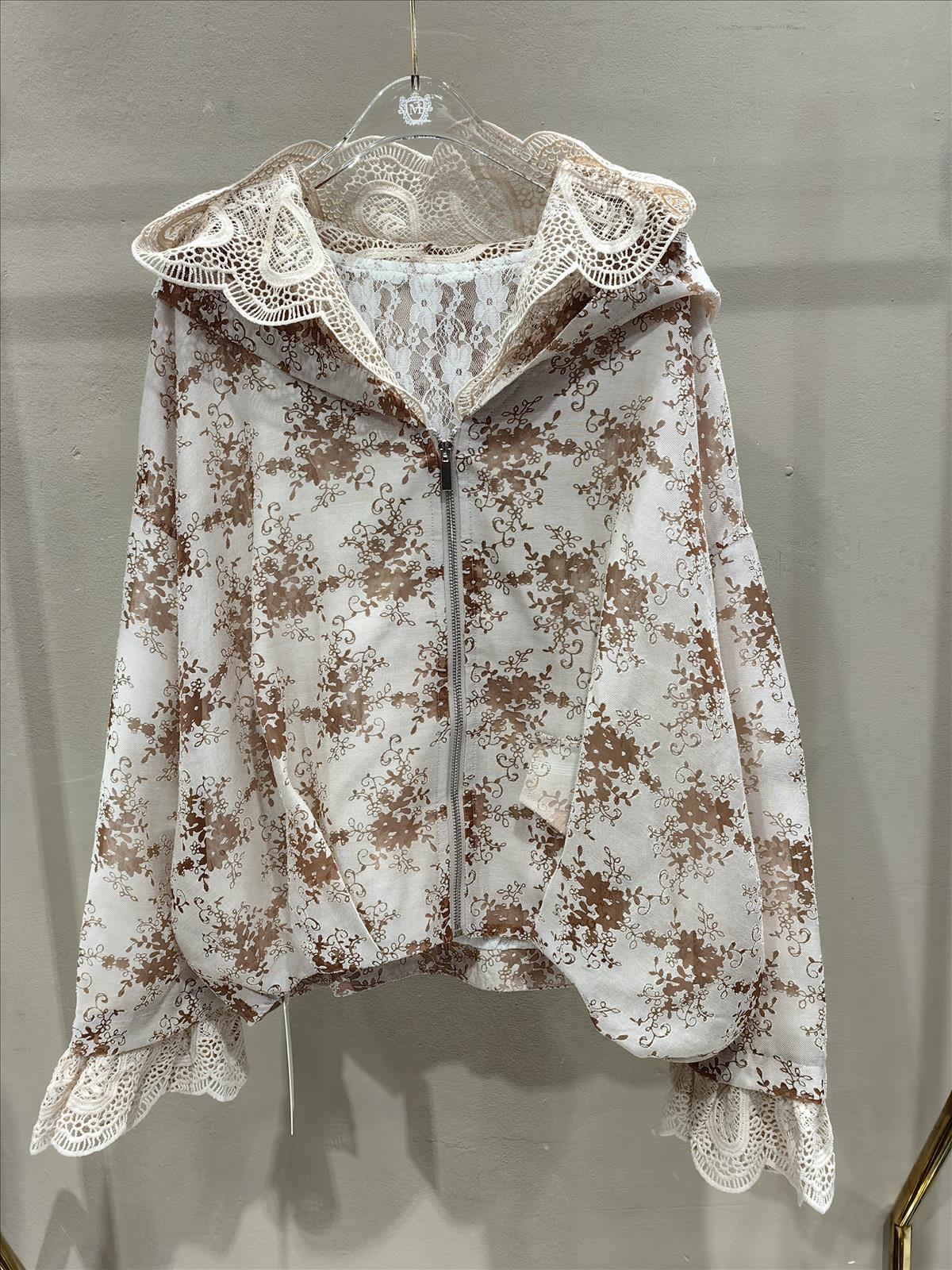 Miss Furs GmbH - MISS FURS Damenmode - Accessoires, Sportswear, Jeans, Tops, Bags | Kategorie: Bekleidung / Outerwear / Jacke | Angebot: Damenbekleidung, Damen Accessoires, Young Fashion, Sofortprogramme, Orderware | Adresse: Miss Furs GmbH - Breslauer Str. 8 - 41460 Neuss - Tel: 02131-3165333 - info@missfurs.de
