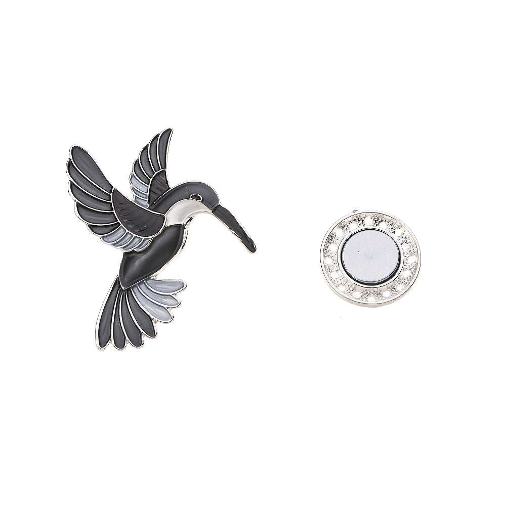 Hier geht's zum Shop von: Fox by Ren GmbH - DOB; ACCessoires - Neuss | Brosche - Vogel | Artikel-Nr. XR2502-55-10500300 | Trendige & Hochwertige Brosche - Größe: ca. 6.0 x 3.5cm - Gewicht: ca. 37g - Material: 100% Metall | Kategorie: Schmuck / Broschen | Adresse: Fox by Ren GmbH - Anton-Kux-Str. 2 - 41460 Neuss - Tel: 021313818241 - info@foxbyren.com | Angebot: Sofortprogramme, Orderware