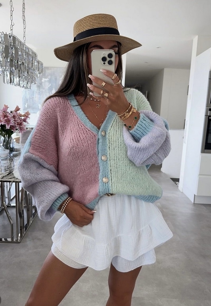 Hier geht's zum Shop von: Ala Mode Fashion-DOB;Accessoires;Leather Wear; Young Fashion - Neuss | Kategorie: Strickjacke | Adresse: Ala Mode Fashion - Breslauerstr. 8 Raum 113 - 41460 neuss - Tel: 021312091616 - ala-mode@web.de | Angebot: Sofortprogramme, Orderware