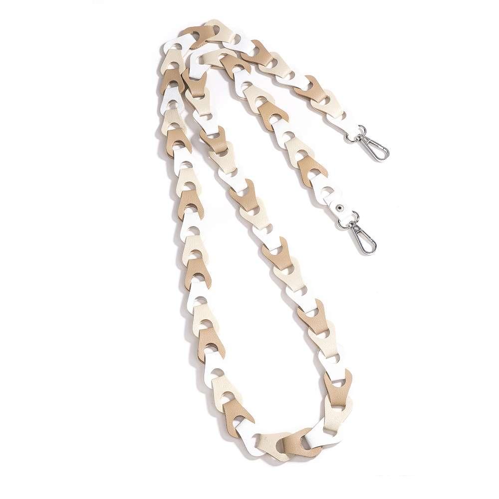 Hier geht's zum Shop von: Fox by Ren GmbH - DOB; ACCessoires - Neuss | Kategorie: Schmuck / Taschenkette | Adresse: Fox by Ren GmbH - Anton-Kux-Str. 2 - 41460 Neuss - Tel: 021313818241 - info@foxbyren.com | Angebot: Sofortprogramme, Orderware