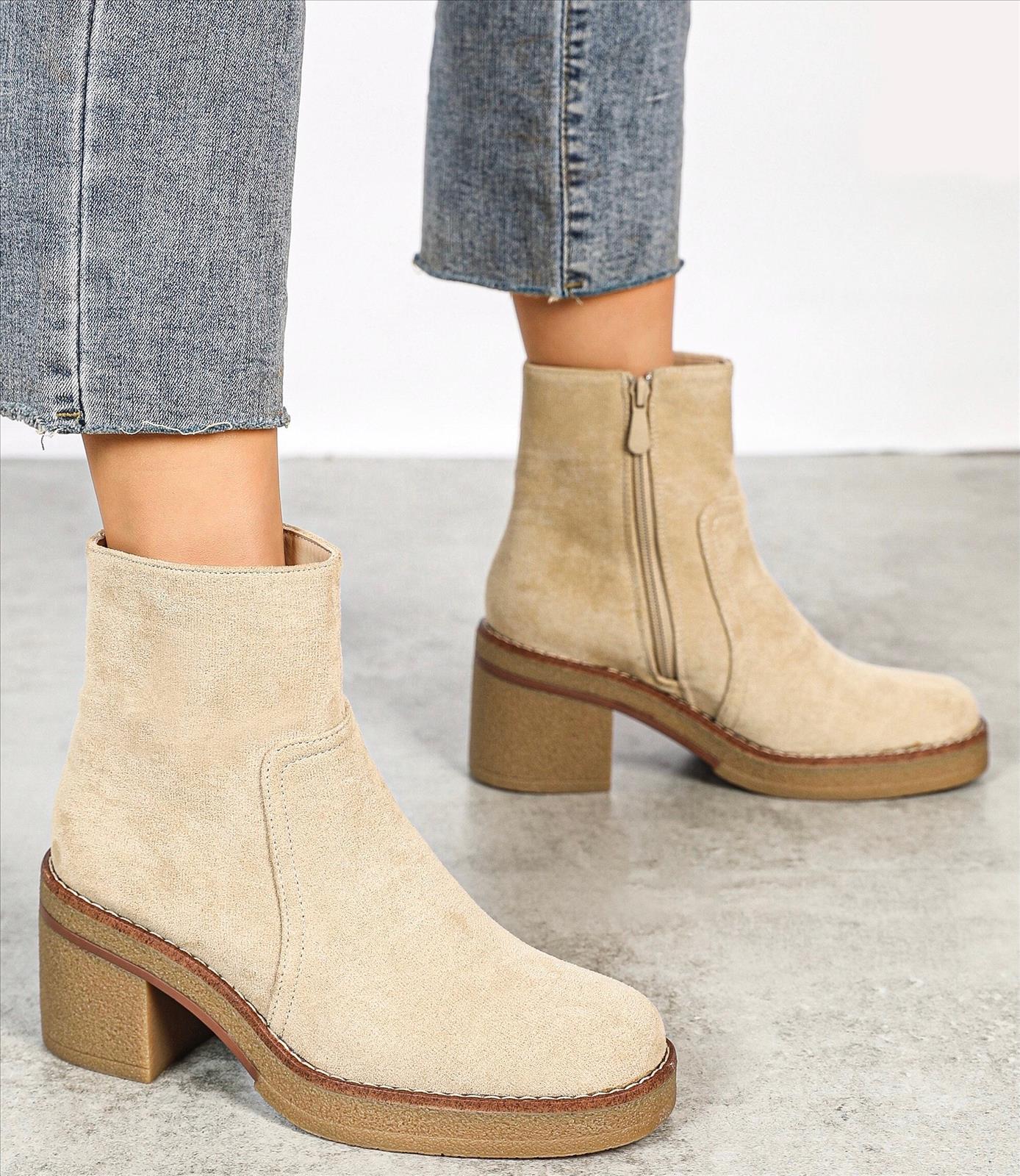 Hier geht's zum Shop von: E-Vitale Shoes - BIONDINI Großhandel Wholesale - hochwertige italienische Schuhe direkt ab Fabrik | Artikel-Nr. NN607IVA | Stiefeletten (Lot) | 1x36 2x37 3x38 3x39 2x40 1x41 | Kategorie: Damenschuhe / High-Heel (LOT) | Adresse: E-VITALE SHOES - Raum 114 - Breslauer Str. 8 - 41460 Neuss - Tel: 02131/3868532 - service@evitale-shoes.eu | Angebot: Damenbekleidung, Damen Accessoires, Herren Accessoires, Schuhe, Young Fashion, Leather Wear, Sofortprogramme, Orderware