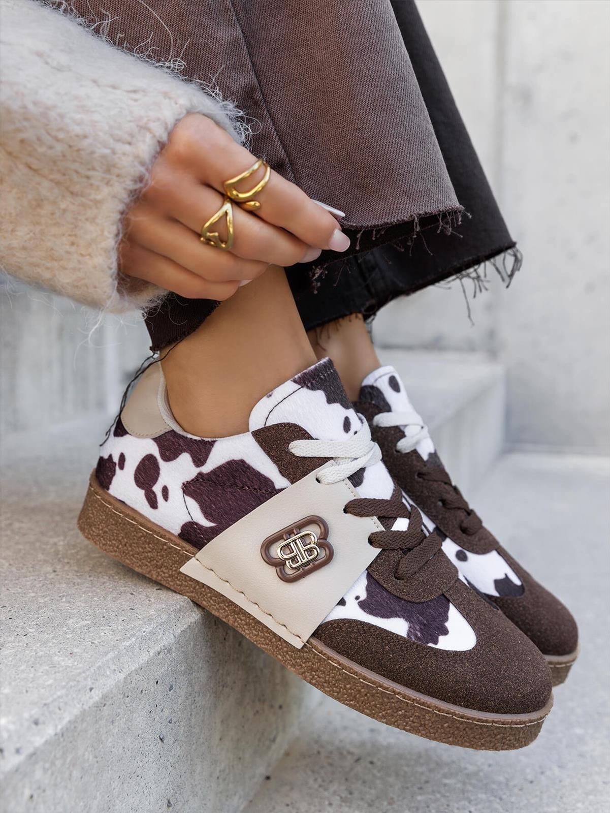 Hier geht's zum Shop von: E-Vitale Shoes - BIONDINI Großhandel Wholesale - hochwertige italienische Schuhe direkt ab Fabrik | Artikel-Nr. 9016 qui | Sneakers (LOT) 12 Stk | Kategorie: Damenschuhe / Sneakers (LOT) | Adresse: E-VITALE SHOES - Raum 114 - Breslauer Str. 8 - 41460 Neuss - Tel: 02131/3868532 - service@evitale-shoes.eu | Angebot: Damenbekleidung, Damen Accessoires, Herren Accessoires, Schuhe, Young Fashion, Leather Wear, Sofortprogramme, Orderware