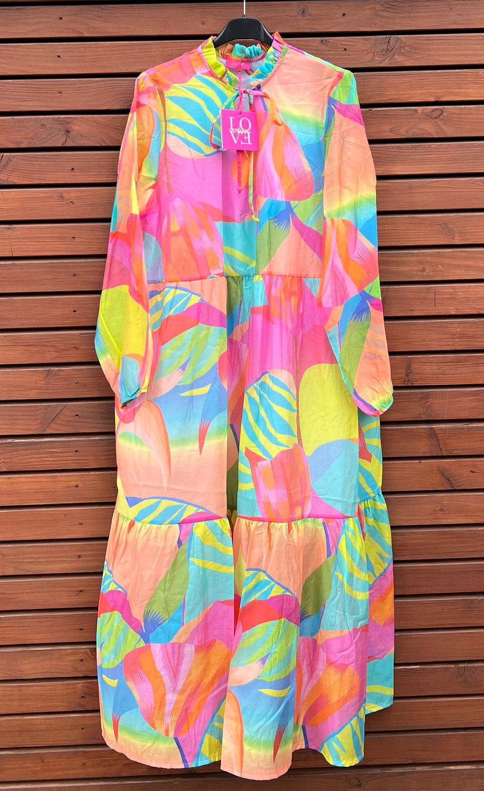 Hier geht's zum Shop von: Element of Joy - Damenbekleidung und Accessoires - Wiesbaden | Kleid | Artikel-Nr. 1165 | Kategorie: Kleider | Adresse: Element of Joy - Marktstraße 27 - 65183 Wiesbaden - Tel: 01628583468 - elementofjoy1@gmail.com | Angebot: Damenbekleidung, Damen Accessoires, Schuhe