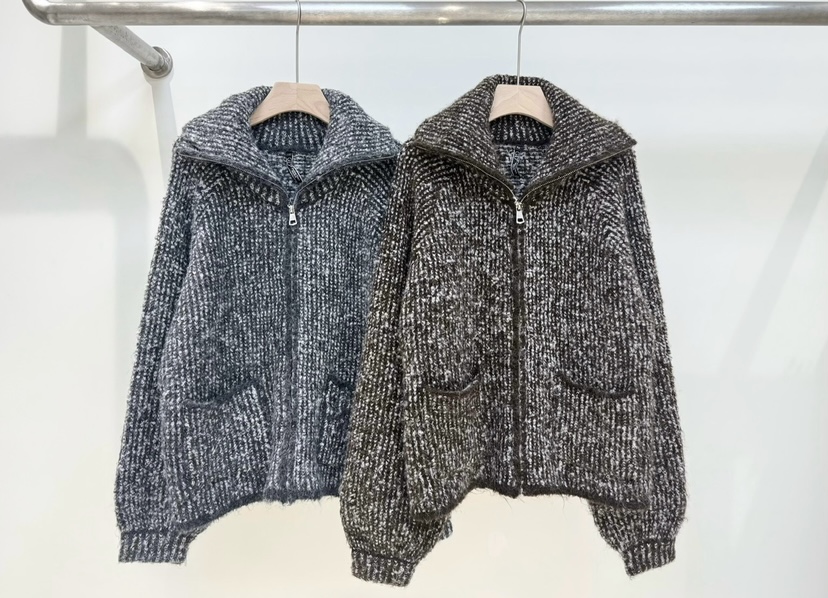 Ala Mode Fashion-DOB;Accessoires;Leather Wear; Young Fashion - Neuss | Kategorie: Strickjacke | Angebot: Sofortprogramme, Orderware | Adresse: Ala Mode Fashion - Breslauerstr. 8 Raum 113 - 41460 neuss - Tel: 021312091616 - ala-mode@web.de