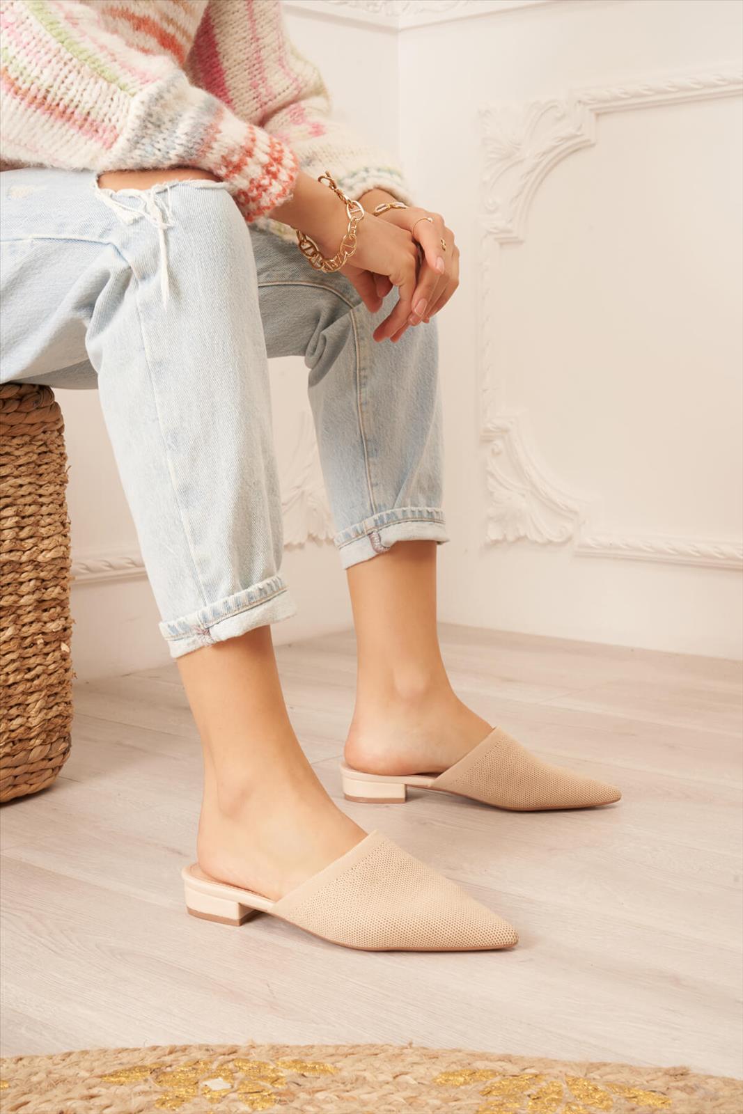 Hier geht's zum Shop von: Lujah Shoes (Schuhgrosshandel) | Kategorie: Slipper | Adresse: Lujah Shoes - Doesburgstraat 5 - 5651BD Eindhoven - Tel: 0031642235368 - lujah-schuh@hotmail.com | Angebot: Schuhe, Große Größen, Kinder & Teens, Young Fashion, Leather Wear