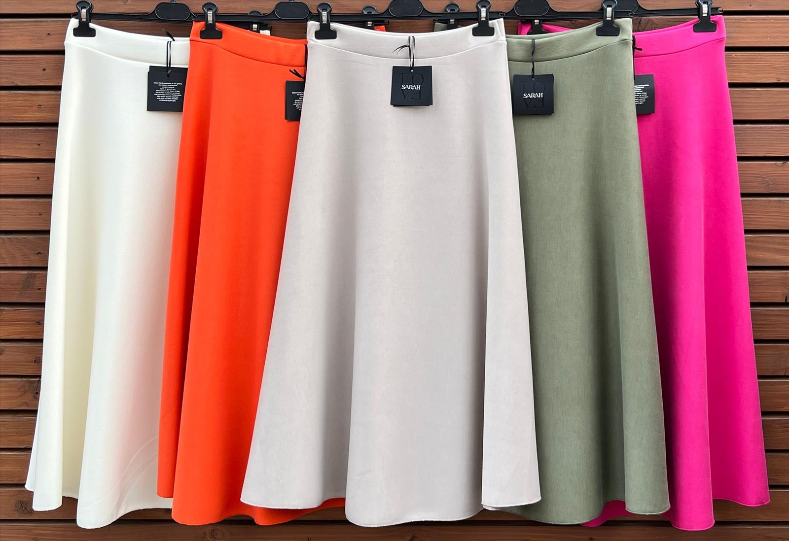 Hier geht's zum Shop von: Sarah GmbH - DOB aus Italien | Rock | Adresse: Sarah GmbH - Otto-Hahn-Straße 1 - 63303 Dreieich - Tel: 061039603444 - sarah-aktuell@t-online.de | Angebot: Damenbekleidung, Damen Accessoires, Große Größen, Young Fashion, Sofortprogramme, Orderware