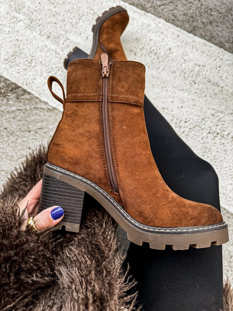 Hier geht's zum Shop von: efashion s.r.o. - DOB;Accesoires;Schuhe;Young Fashion - Medvedov | Kategorie: Women´s Shoes / Ankle Boots | Adresse: efashion s.r.o. - Medvedov 248 - 93007 Medvedov - Tel: 00421915306623 - egrikolocsicsjudit@gmail.com | Angebot: Sofortprogramme, Orderware