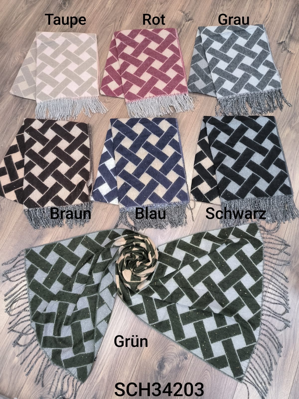 likebag by Longda Moda GmbH - Accessoires; Beachwear; Young Fashion; Leatherwear; Landhausmode - Neuss | Artikel-Nr. 34203 | Schal | Angebot: Sofortprogramme, Orderware | Adresse: LD Fashion GmbH - Anton-Kux-Straße 2 - 41460 Neuss - Tel: 021314082852 - likebag@gmx.de