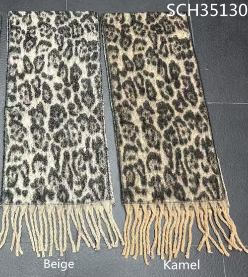 Kanaan Moden GmbH - Moden Schmuckgrosshandel, Accessoires | Artikel-Nr. SCH35130 | Leo schal mit Fransen | Kategorie: Schals / Herbst/Winter | Angebot: Damen Accessoires, Herren Accessoires, Young Fashion, Leather Wear, Sofortprogramme | Adresse: Kanaan Moden GmbH - Raum B108 - Anton Kux Str. 2 - 41460 Neuss - Tel: +49 2131 5765778 - kanaanmoden@gmx.de