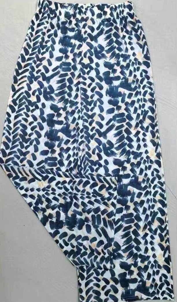 Hier geht's zum Shop von: LB new fashion GmbH & Co KG - DOB, Accessoires, Young Fashion, Big Sizes - Eschborn | Hose gemustert | Artikel-Nr. 1597 | Hose gemustert 65% Polyester, 30% Viscose, 5% Elasthan | Kategorie: Hosen | Adresse: LB new fashion GmbH & Co KG - Kölner Str. 1 - 65760 Eschborn - Tel: 06196/7730740 - lbfashion24@gmail.com | Angebot: Sofortprogramme, Orderware