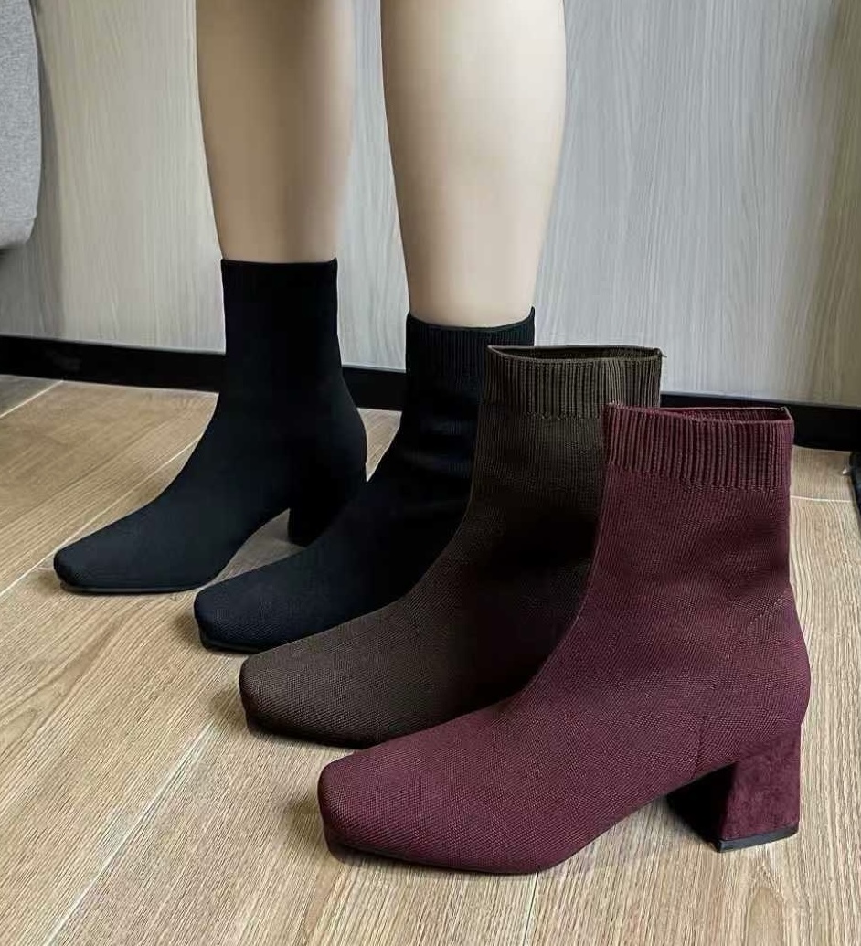 Hier geht's zum Shop von: Ala Mode Fashion-DOB;Accessoires;Leather Wear; Young Fashion - Neuss | Kategorie: Schuhe / Stiefeletten (6 Paare) | Adresse: Ala Mode Fashion - Breslauerstr. 8 Raum 113 - 41460 neuss - Tel: 021312091616 - ala-mode@web.de | Angebot: Sofortprogramme, Orderware