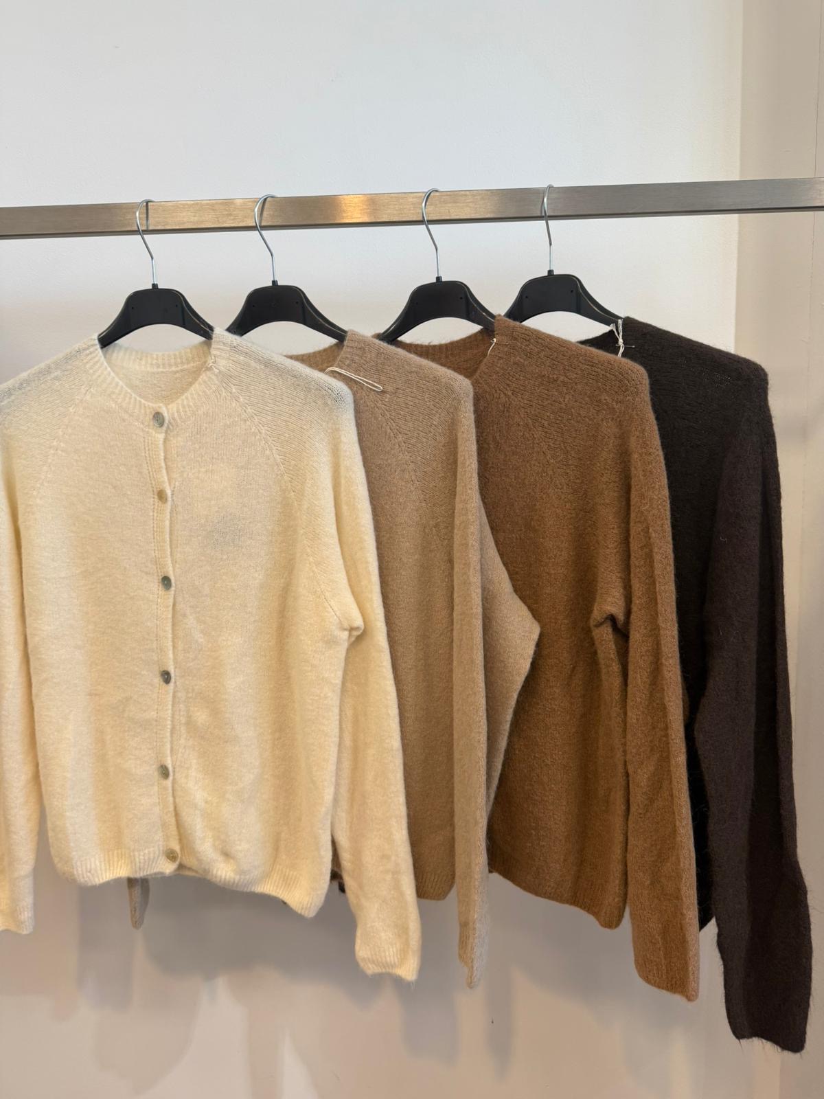 TrendHubb - DOB - Hamburg | Kategorie: Autumn | Angebot: Sofortprogramme, Orderware | Adresse: TrendHubb - Modering 3 - 22457 Hamburg - Tel: 017680504417 - trendhubb@outlook.com
