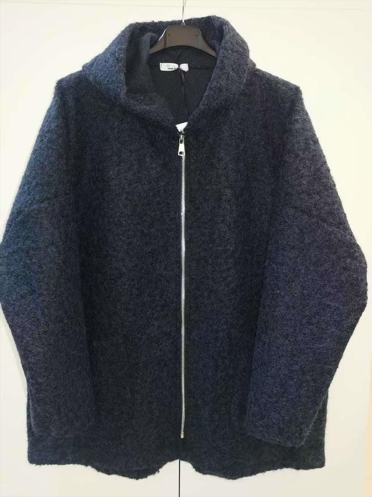 KaiXuan Mode GmbH - DOB, Young Fashion - Hamburg | Dunkelblau | Kategorie: Mantel - Jacke | Angebot: Damenbekleidung, Herrenbekleidung, Damen Accessoires, Große Größen, Young Fashion, Sofortprogramme, Orderware | Adresse: KaiXuan Mode GmbH - Modering 3 Haus B Raum 338 - 22457 Hamburg - Tel: 040-58964150 - shixiongwei1@163.com