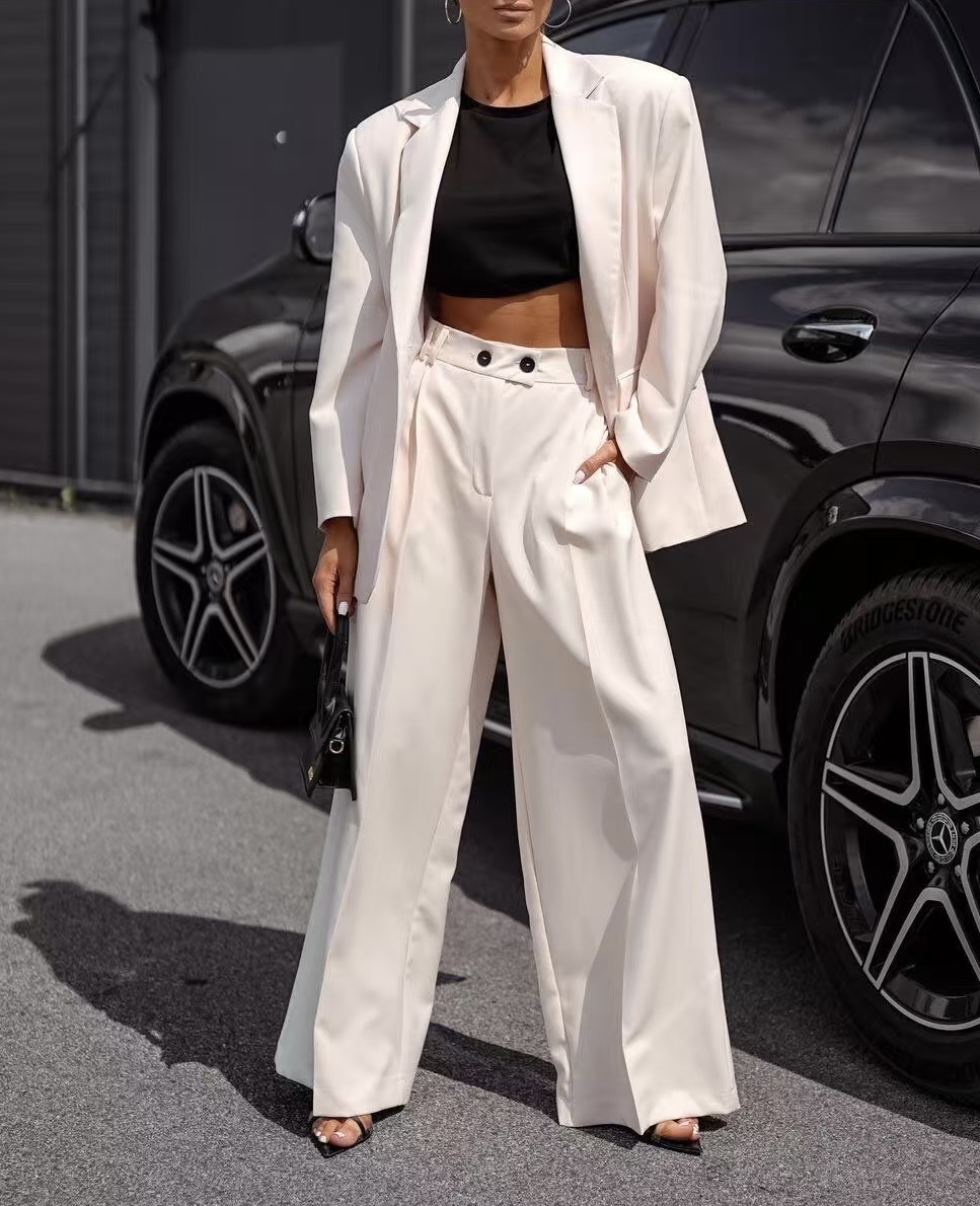 Hier geht's zum Shop von: Ala Mode Fashion-DOB;Accessoires;Leather Wear; Young Fashion - Neuss | Kategorie: 2-Teiler | Adresse: Ala Mode Fashion - Breslauerstr. 8 Raum 113 - 41460 neuss - Tel: 021312091616 - ala-mode@web.de | Angebot: Sofortprogramme, Orderware