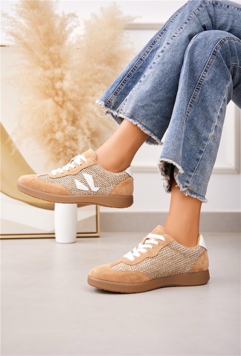 Hier geht's zum Shop von: Ala Mode Fashion-DOB;Accessoires;Leather Wear; Young Fashion - Neuss | Kategorie: Schuhe / Sneakers (Lot) | Adresse: Ala Mode Fashion - Breslauerstr. 8 Raum 113 - 41460 neuss - Tel: 021312091616 - ala-mode@web.de | Angebot: Sofortprogramme, Orderware