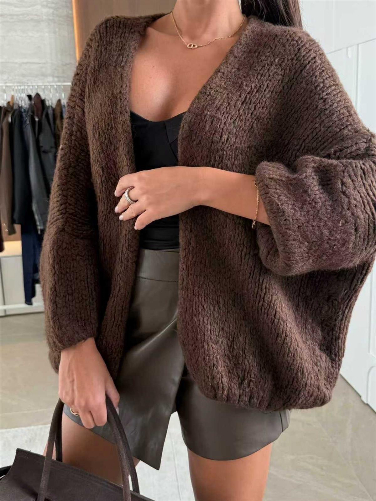 Ala Mode Fashion-DOB;Accessoires;Leather Wear; Young Fashion - Neuss | Kategorie: Strickjacke | Angebot: Sofortprogramme, Orderware | Adresse: Ala Mode Fashion - Breslauerstr. 8 Raum 113 - 41460 neuss - Tel: 021312091616 - ala-mode@web.de