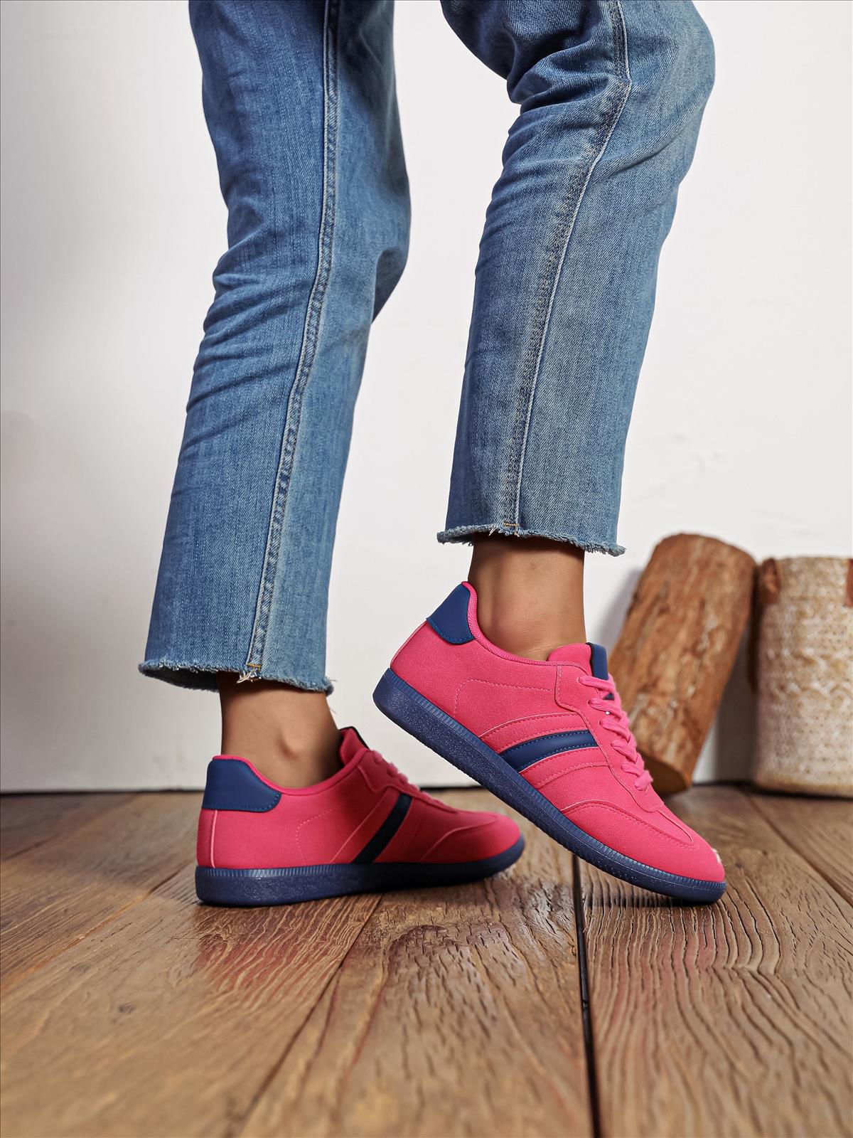 Ala Mode Fashion-DOB;Accessoires;Leather Wear; Young Fashion - Neuss | Kategorie: Schuhe / Sneakers (Lot) | Angebot: Sofortprogramme, Orderware | Adresse: Ala Mode Fashion - Breslauerstr. 8 Raum 113 - 41460 neuss - Tel: 021312091616 - ala-mode@web.de