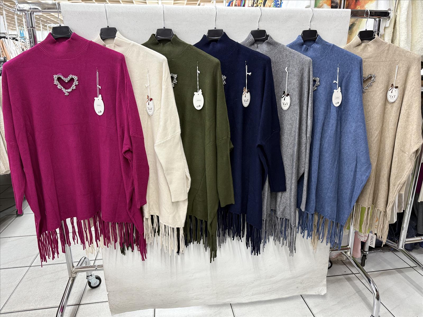 Luna moda GmbH - DOB, Young Fashion - Dreieich | 2 stück | Artikel-Nr. 9336 | pullover | Kategorie: Pullover | Angebot: Sofortprogramme, Orderware | Adresse: Luna moda GmbH - Max-Planck Str. 7 - 63303 Dreieich - Tel: 061032024981 - lunamoda@hotmail.de