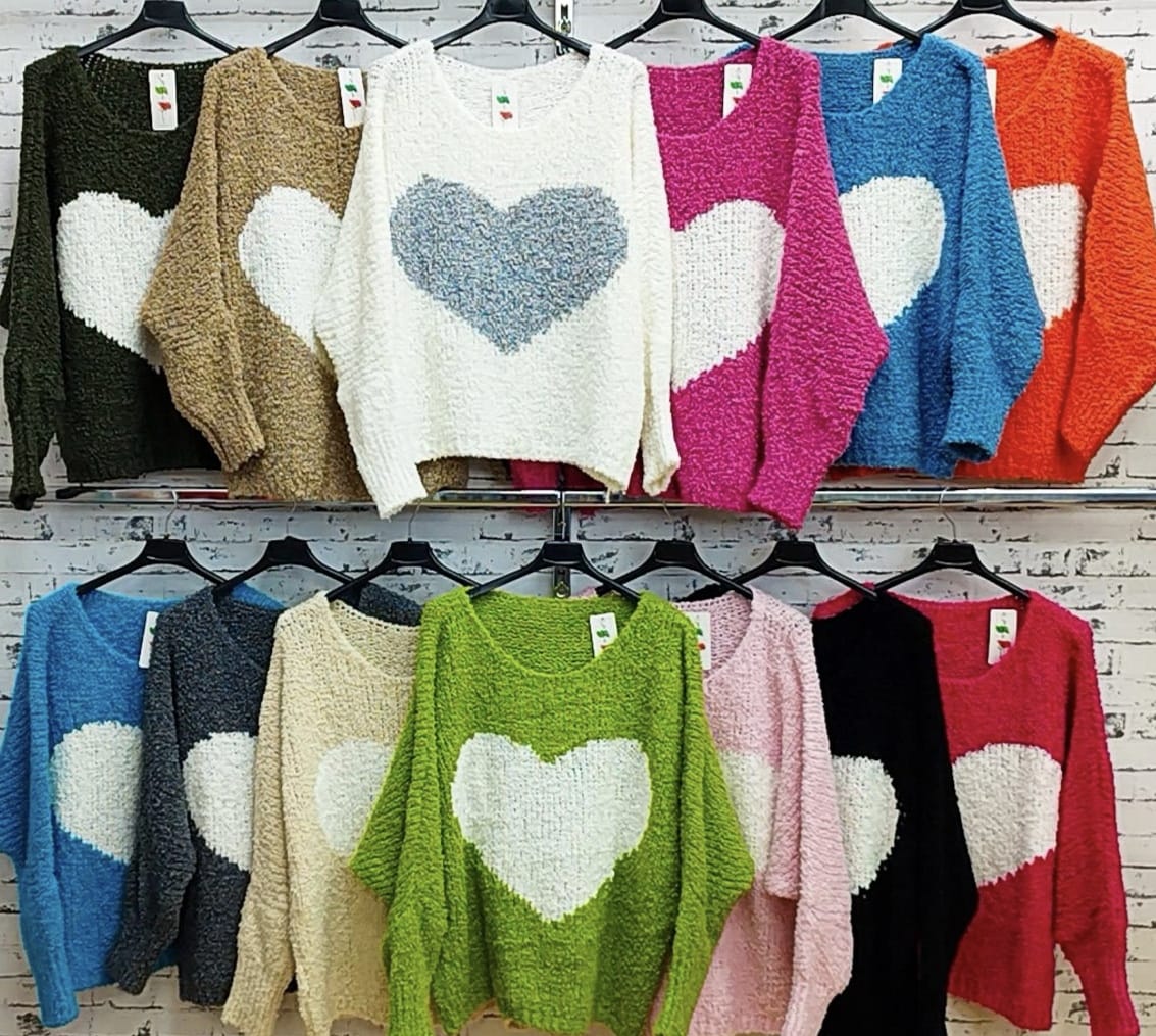 LaCasa GmbH - Großhandel Damenmode - Übergrößen DOB AA70-AA90, Übergrößen Hosen bis 58, Italia Mode | Artikel-Nr. 1452 Heart | Pullover | 4% Aplaca 18% Wool 16% Viscose 62 Acrylic | Angebot: Damenbekleidung, Herrenbekleidung, Große Größen, Young Fashion, Leather Wear, Sofortprogramme, Orderware | Adresse: La Casa GmbH - Gelsenkirchener Str. 122 - 44649 Herne - Tel: 02131-3837077 - lacasapic@gmail.com