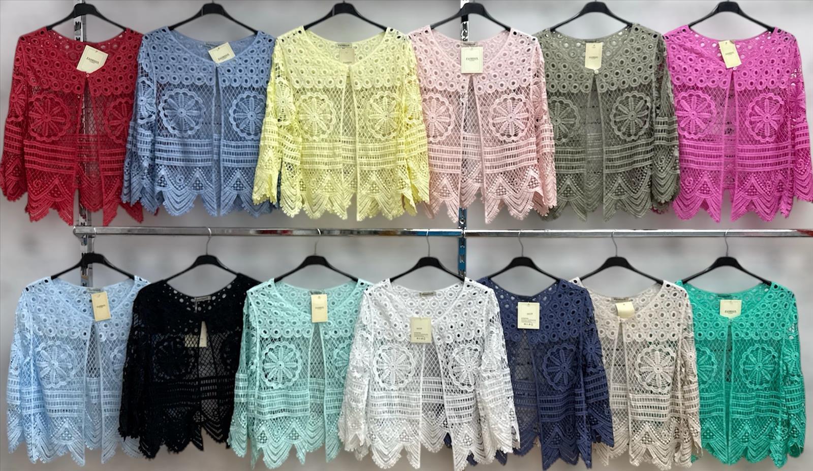 LaCasa GmbH - Großhandel Damenmode - Übergrößen DOB AA70-AA90, Übergrößen Hosen bis 58, Italia Mode | Artikel-Nr. 6822 | SpitzeJäckchen | 65% cotton 35% Polyster | Angebot: Damenbekleidung, Herrenbekleidung, Große Größen, Young Fashion, Leather Wear, Sofortprogramme, Orderware | Adresse: La Casa GmbH - Gelsenkirchener Str. 122 - 44649 Herne - Tel: 02131-3837077 - lacasapic@gmail.com