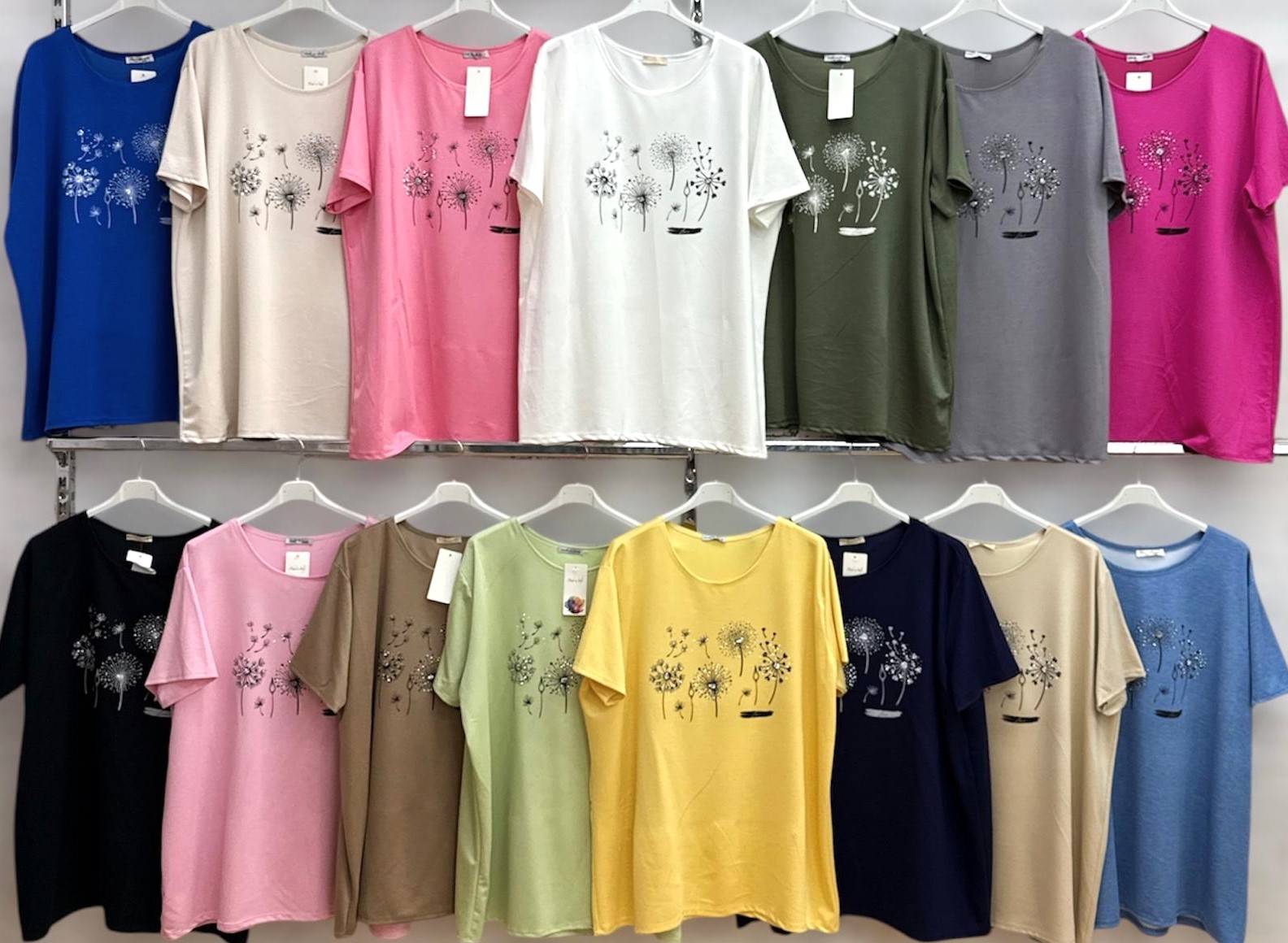 LaCasa GmbH - Großhandel Damenmode - Übergrößen DOB AA70-AA90, Übergrößen Hosen bis 58, Italia Mode | Artikel-Nr. 25158 | T- Shirt Blumen1 | 100% viscose | Angebot: Damenbekleidung, Herrenbekleidung, Große Größen, Young Fashion, Leather Wear, Sofortprogramme, Orderware | Adresse: La Casa GmbH - Gelsenkirchener Str. 122 - 44649 Herne - Tel: 02131-3837077 - lacasapic@gmail.com