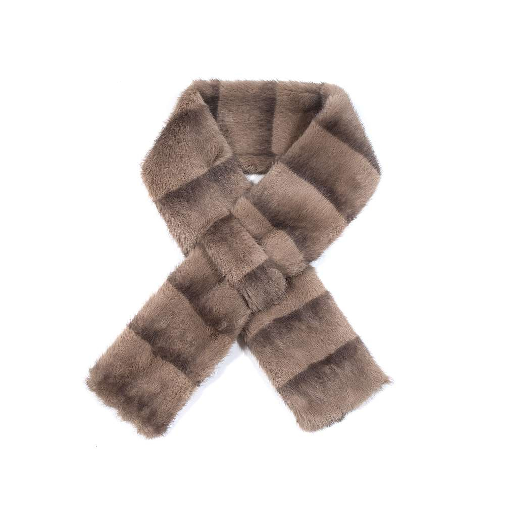 Fox by Ren GmbH - DOB; ACCessoires - Neuss | Kategorie: Tücher / Schals | Angebot: Sofortprogramme, Orderware | Adresse: Fox by Ren GmbH - Anton-Kux-Str. 2 - 41460 Neuss - Tel: 021313818241 - info@foxbyren.com
