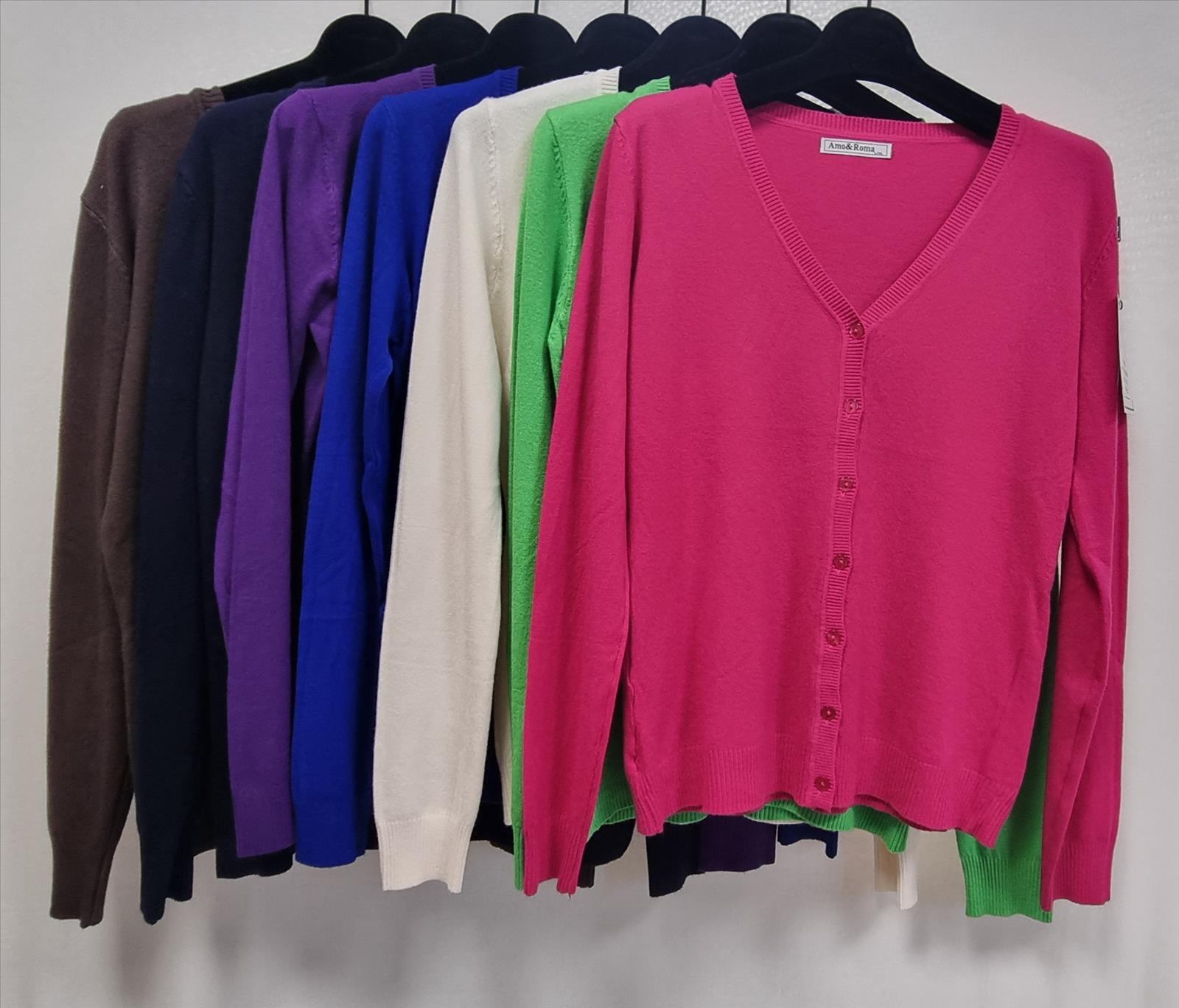 Hier geht's zum Shop von: Macco Moda GmbH Le Bonbon - DOB - Neuss | Feinstrick Jacke | Artikel-Nr. M24 | Jacke | 65 % Viscose / 25 % Baumwolle / 10 % ElasthanGrösse M/L AA 48 cm | Kategorie: Jacken | Adresse: Macco Moda GmbH - Le Bonbon - Anton-Kux-Str. 2 B201 - 41460 Neuss - Tel: +49 17680315577 - maccomoda@outlook.com | Angebot: Damenbekleidung, Damen Accessoires, Herren Accessoires, Große Größen, Young Fashion, Sofortprogramme, Orderware